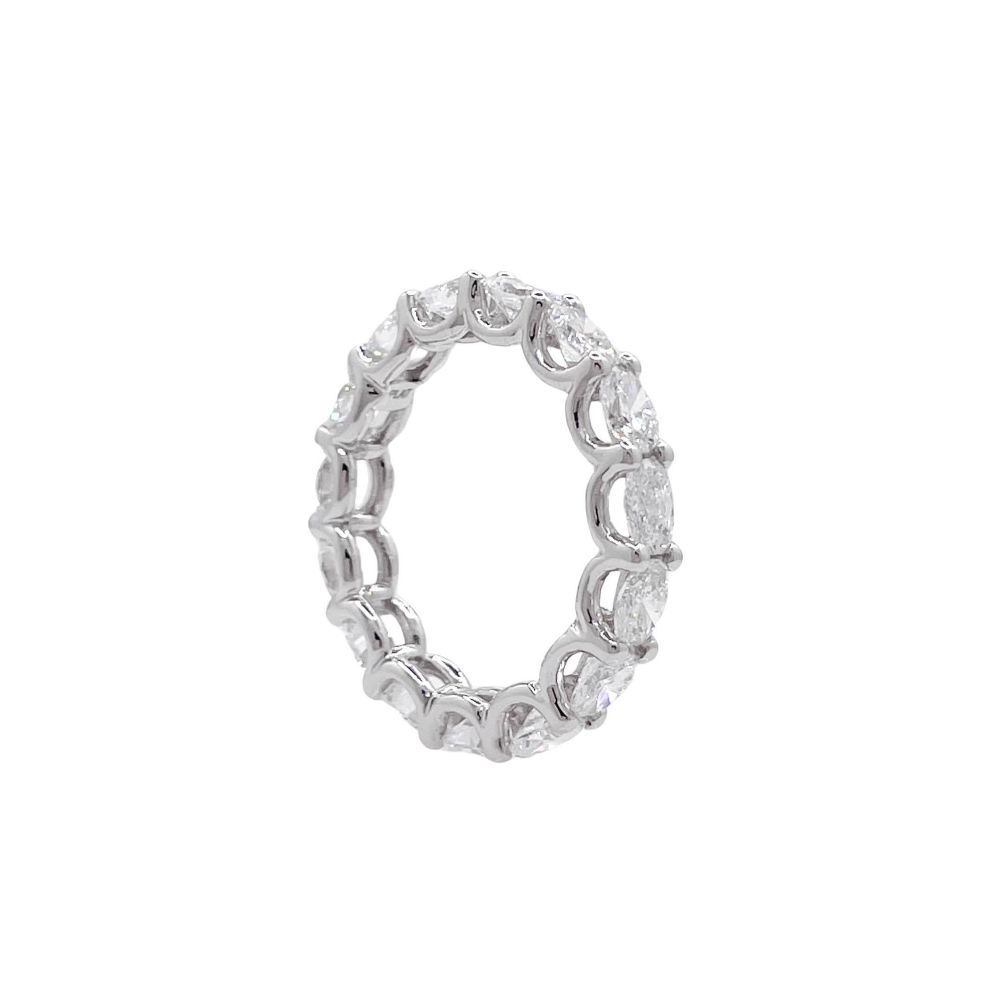 Jay Feder Platinum Oval Diamond East-West Eternity Band Ring In Good Condition For Sale In Boca Raton, FL