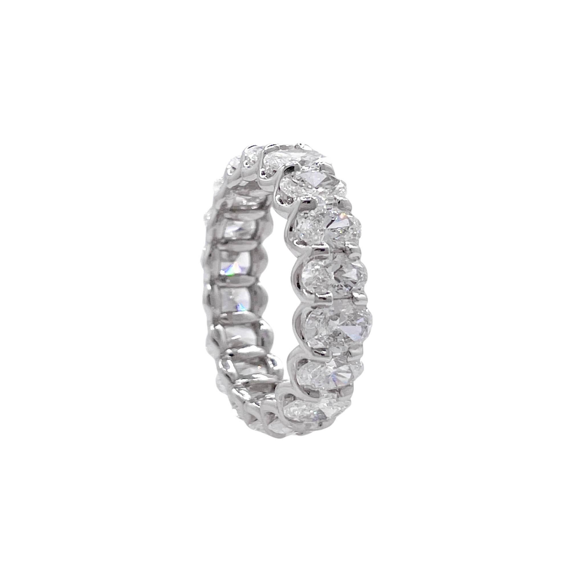 Jay Feder Platinum Oval Diamond Eternity Band Ring In Good Condition For Sale In Boca Raton, FL