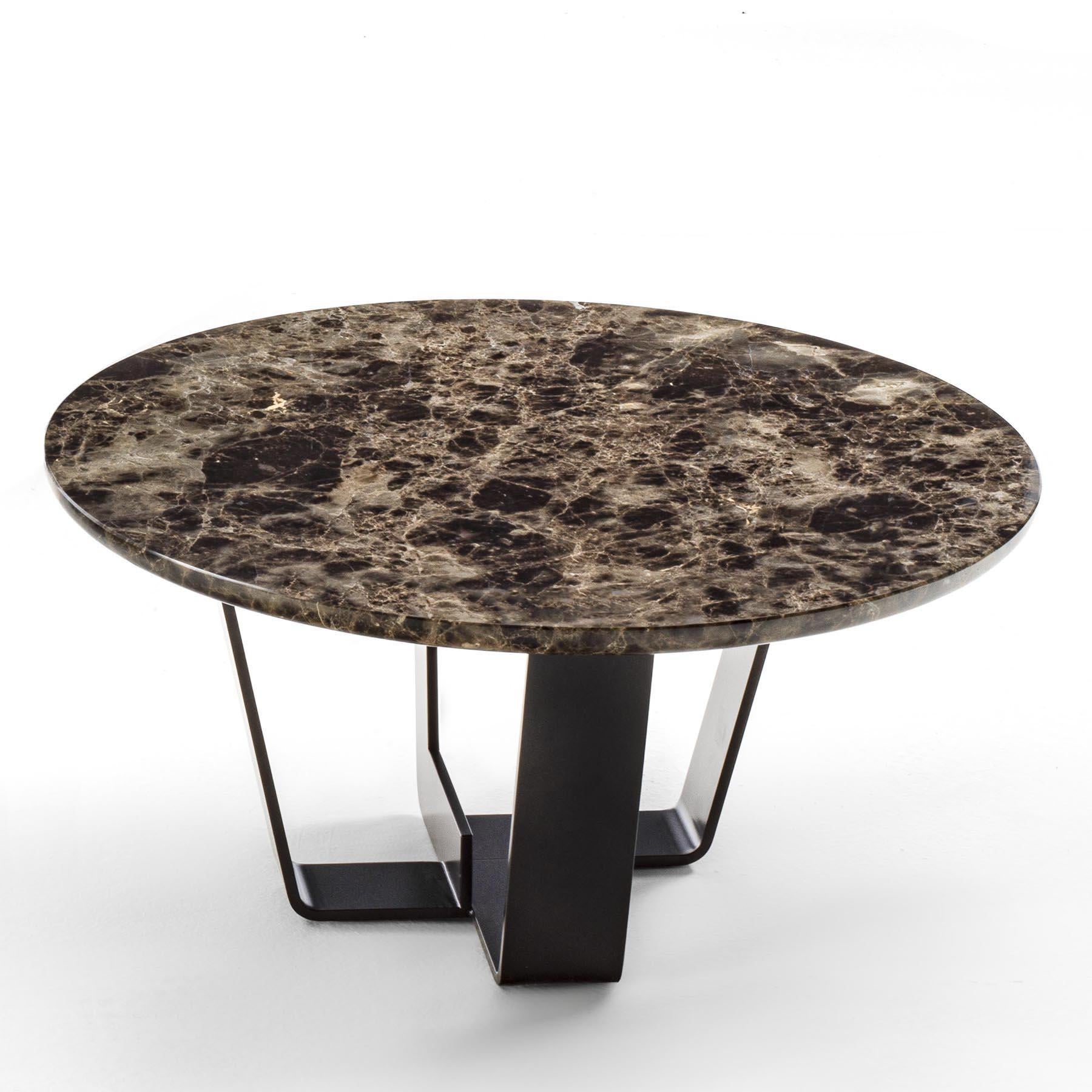 Coffee table Jay Marble with base structure in 
lacquered iron in irondust finish. With emperador
dark marble top.
Also available with verde alpi marble top.