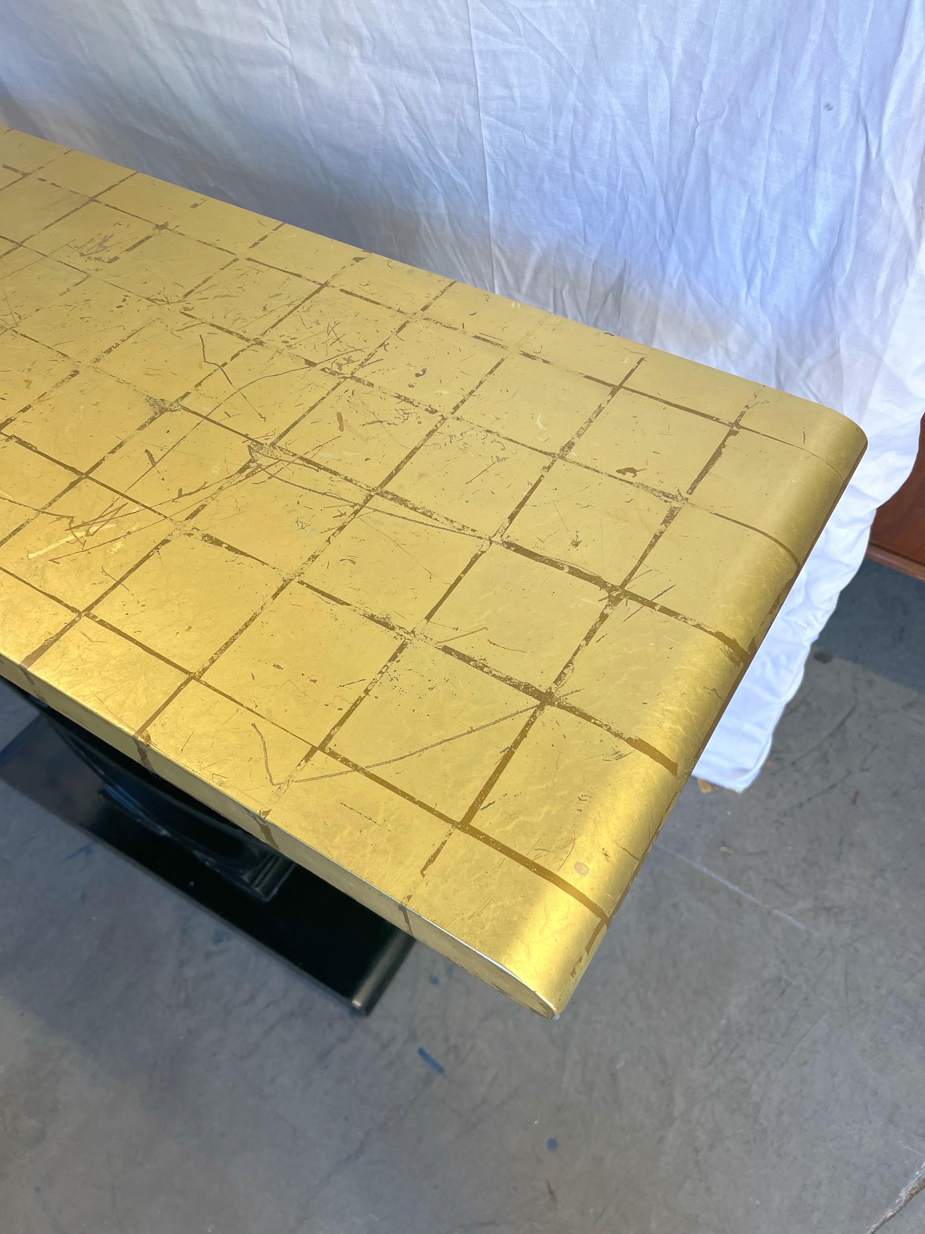 Américain Table console Jay Spectre en feuille d'or et laque noire en vente