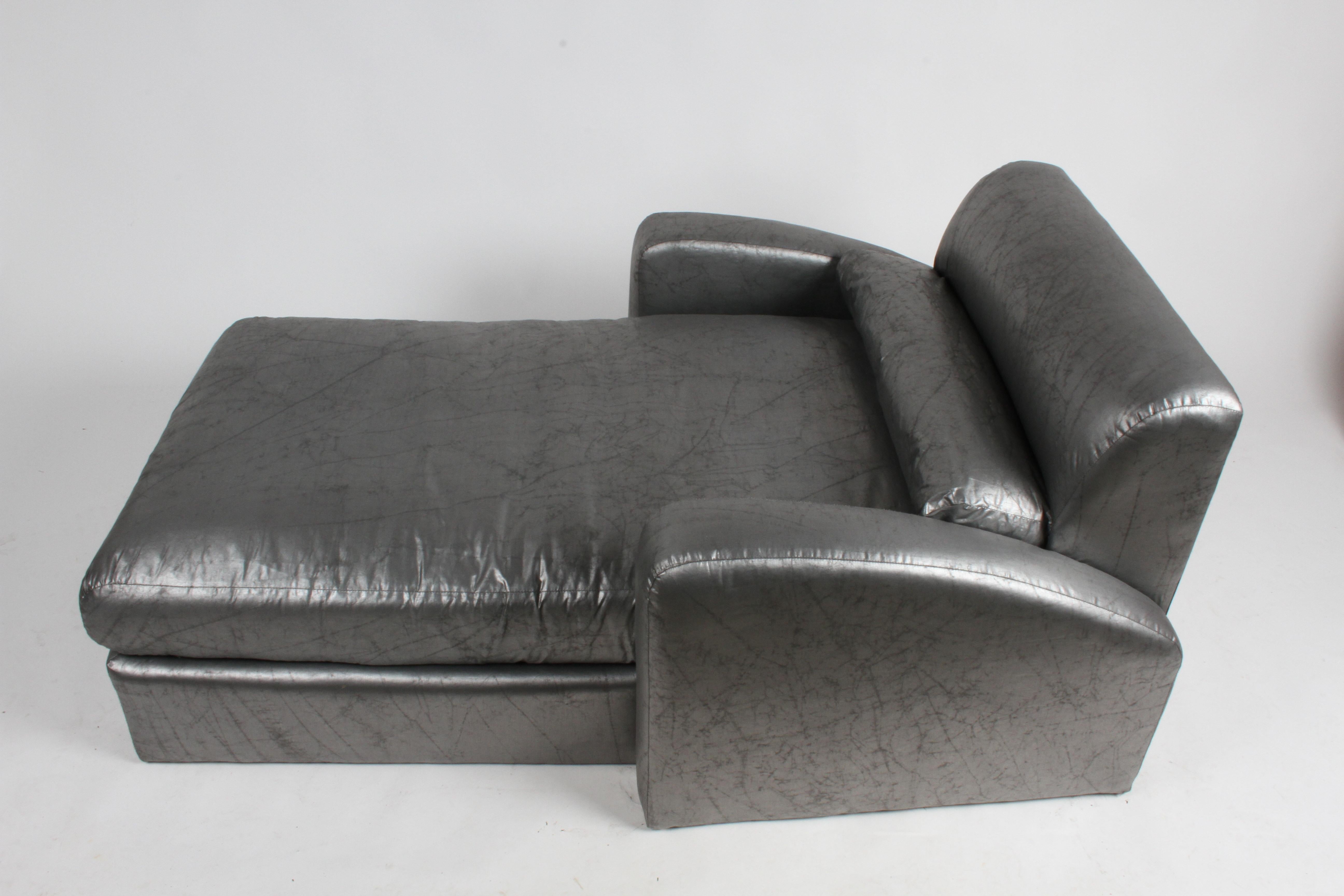 Jay Spectre for Century 1980s Steamer Chaise Lounge in the Art Deco Style In Good Condition For Sale In St. Louis, MO