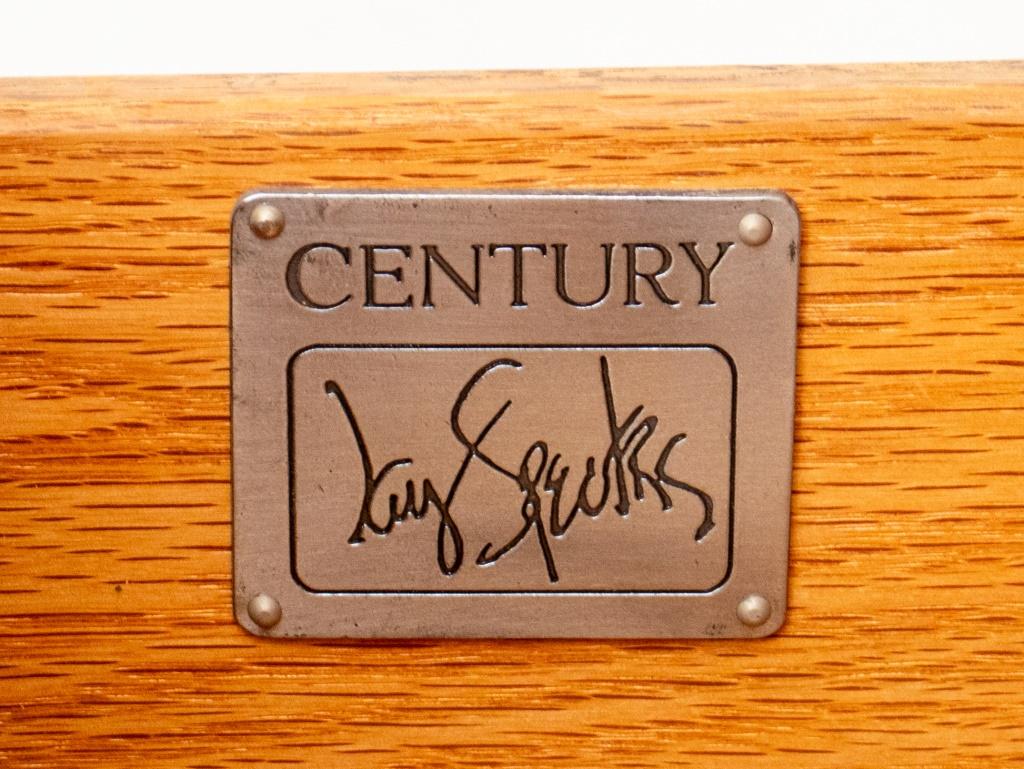 Jay Spectre per il mobile multimediale Century Oak In condizioni buone in vendita a Astoria, NY