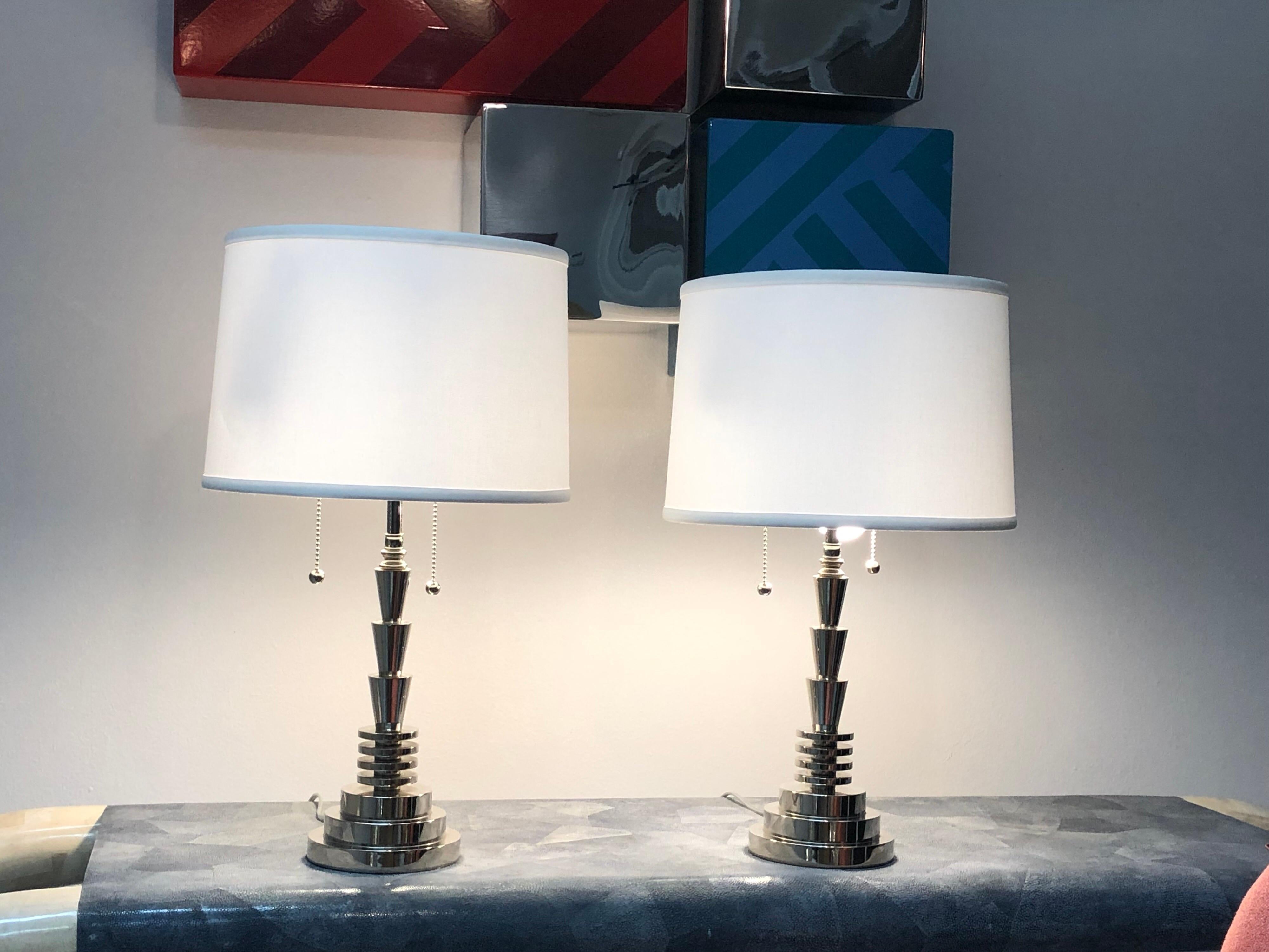Jay Spectre Pair of Polished Nickel Table Lamps by Hanson 2