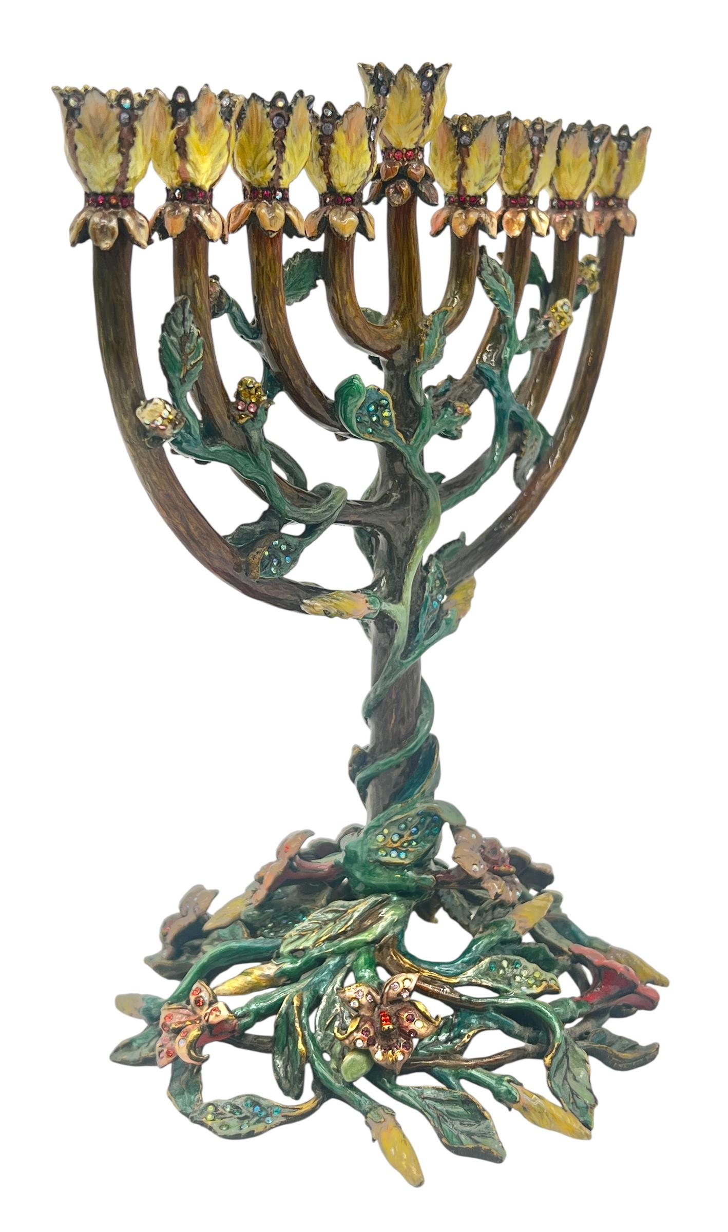 Smaltato Jay Strongwater Menorah di Hanukkah smaltata e ingioiellata con Magnolia in vendita
