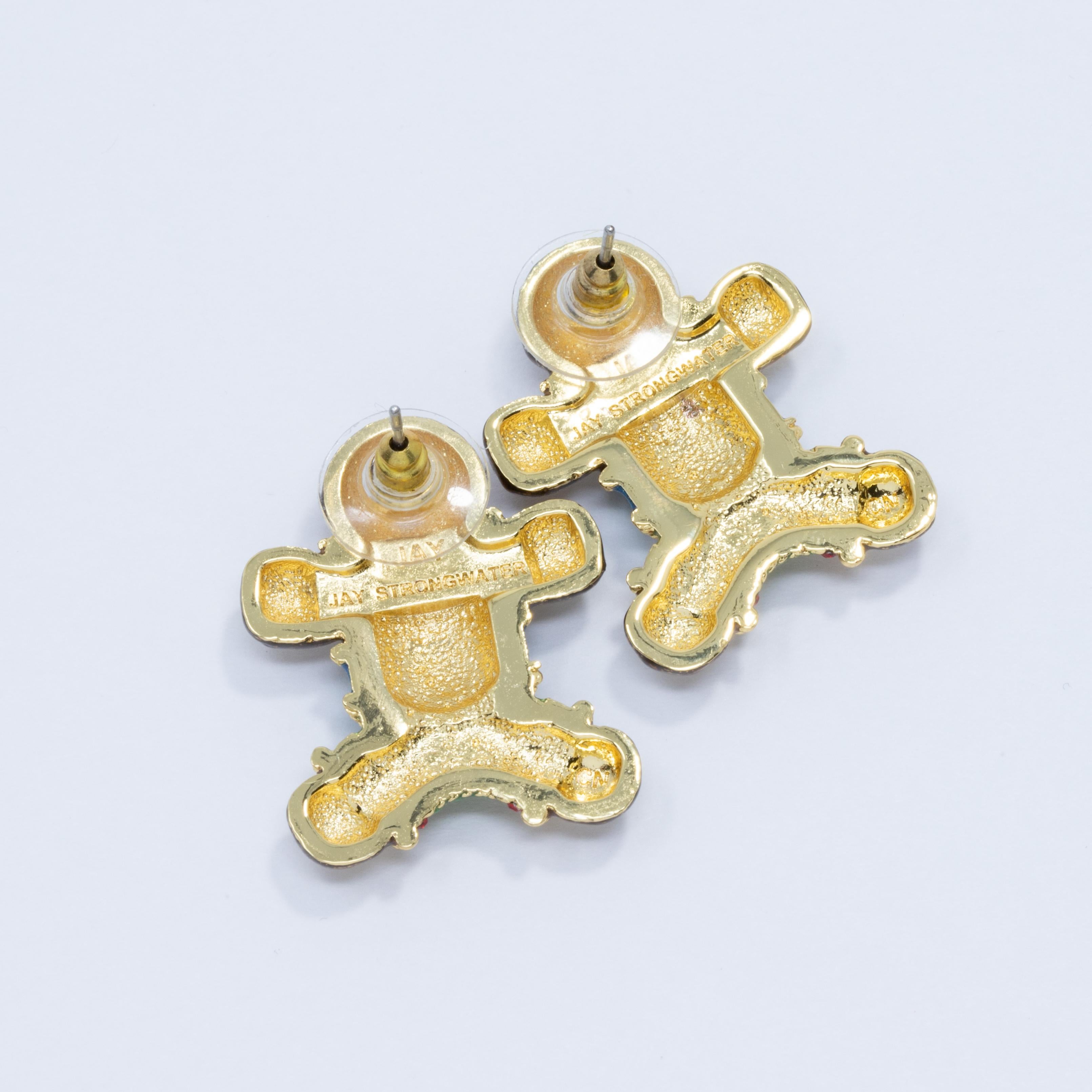 Jay Strongwater Gingerbread Man Emaille und Kristall-Post-Ohrringe in Gold (Zeitgenössisch) im Angebot