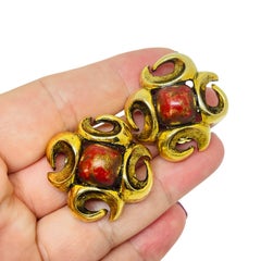 JAY STRONGWATER pendientes de clip de diseñador vintage en tono dorado y rojo
