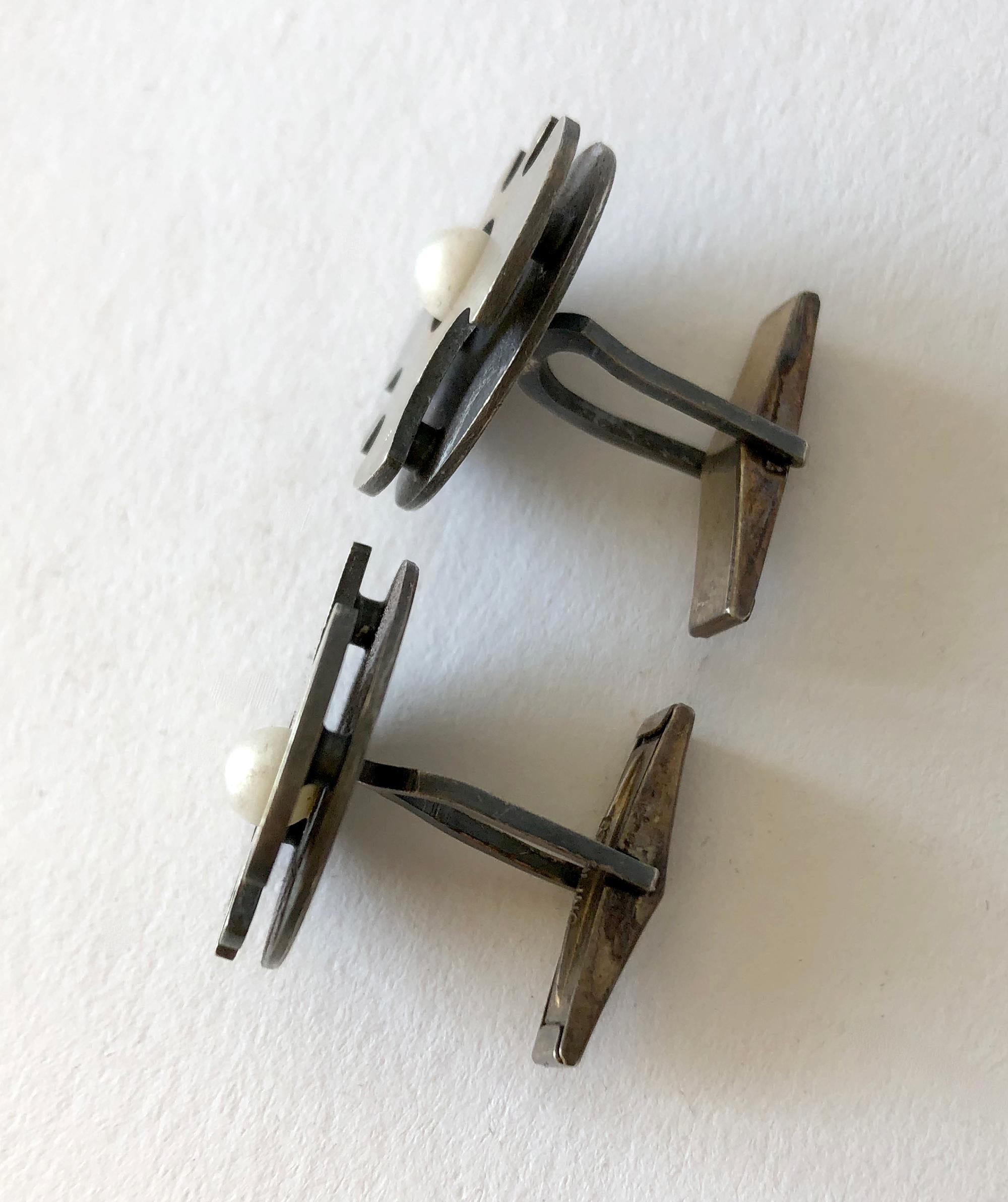 Jay Tuttle Sterling Silver Pearl American Modernist Cufflinks In Good Condition In Palm Springs, CA
