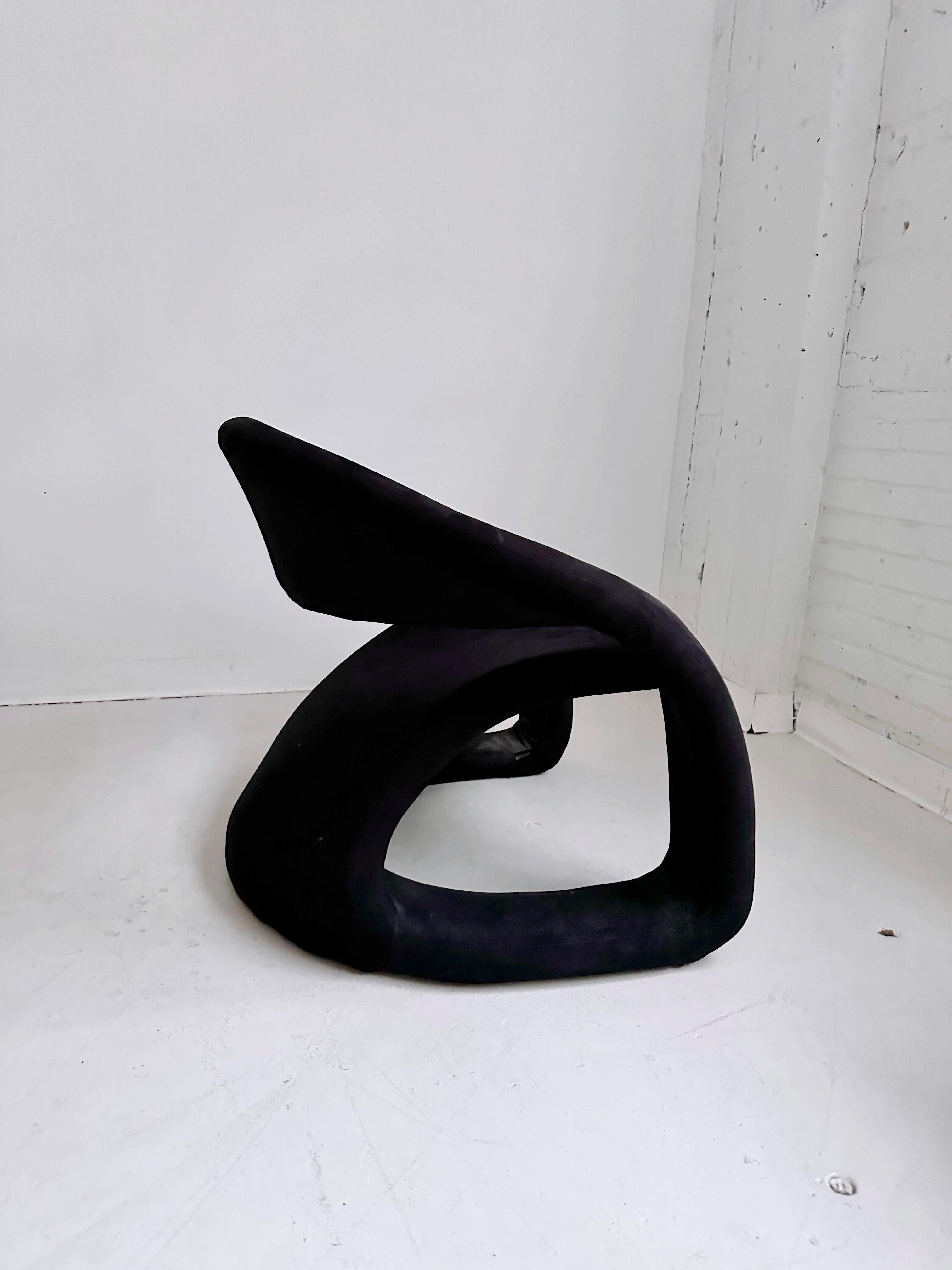 Vintage Black Velour cantilevered tongue chair by Jaymar, in the style of Louis Durot

Dimensions:
35”W x 28”D x 29”H seat height 17.5