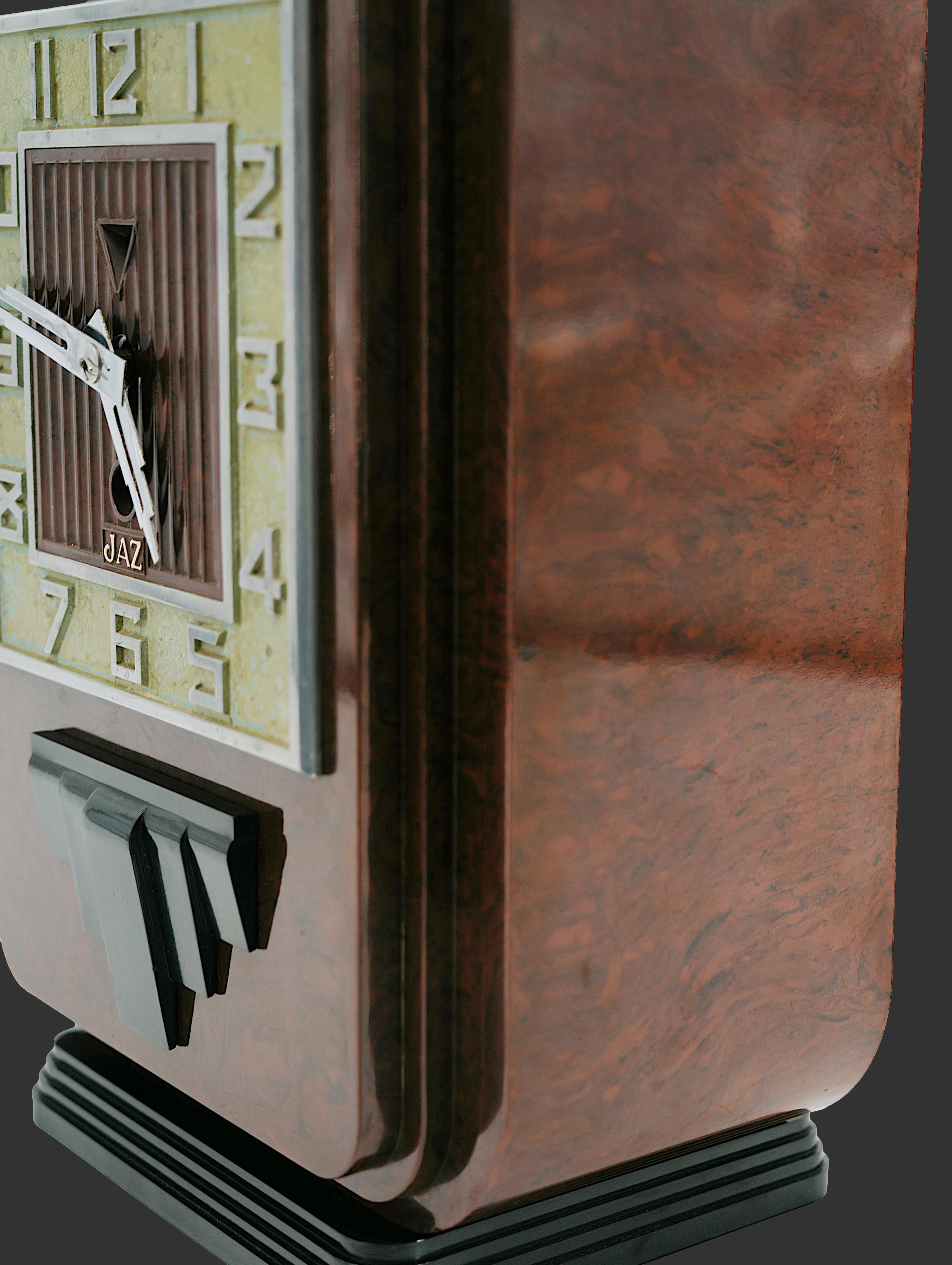 JAZ French Art Deco Hotic Bakelite Clock, 1934 For Sale 6
