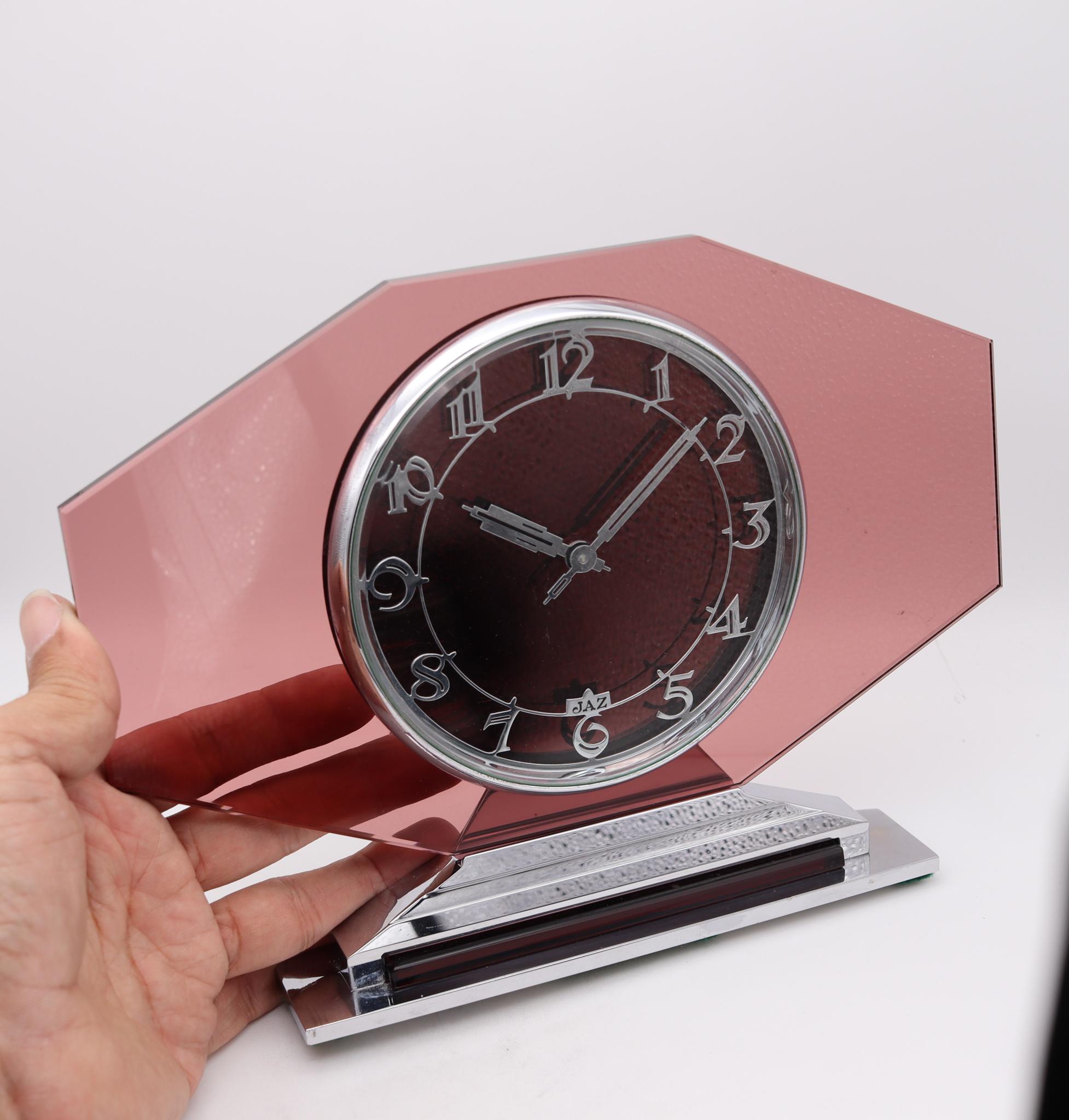 Verre taillé Horloge de bureau géométrique en verre Jaz Paris 1930 Art Déco 8 jours en acier inoxydable en vente
