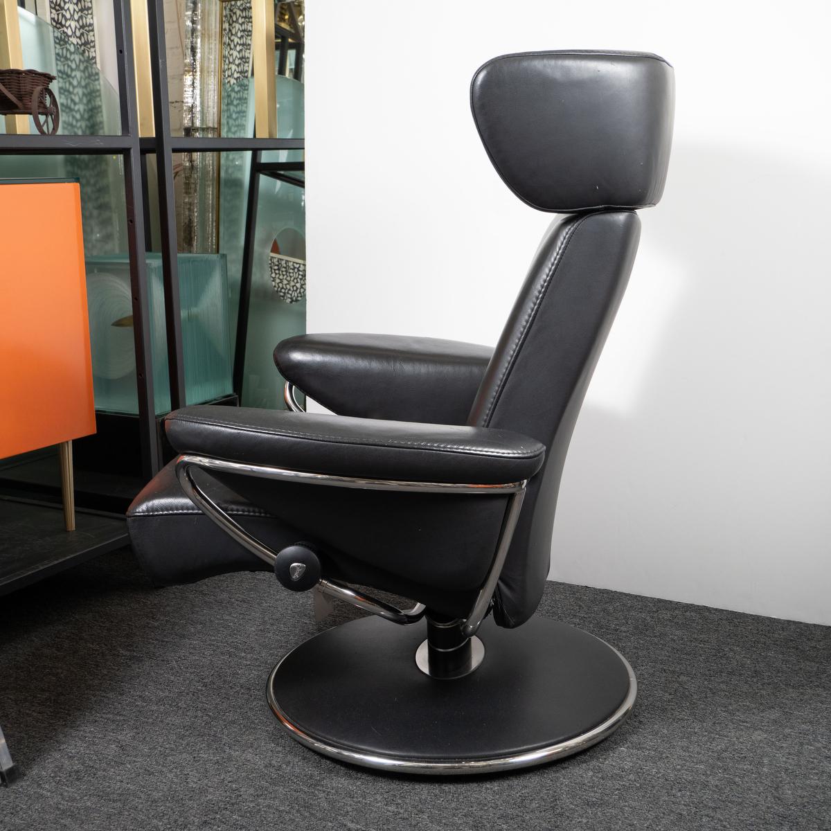 Verstellbarer Ledersessel und Ottomane „Jazz“ von Ekornes im Angebot 1