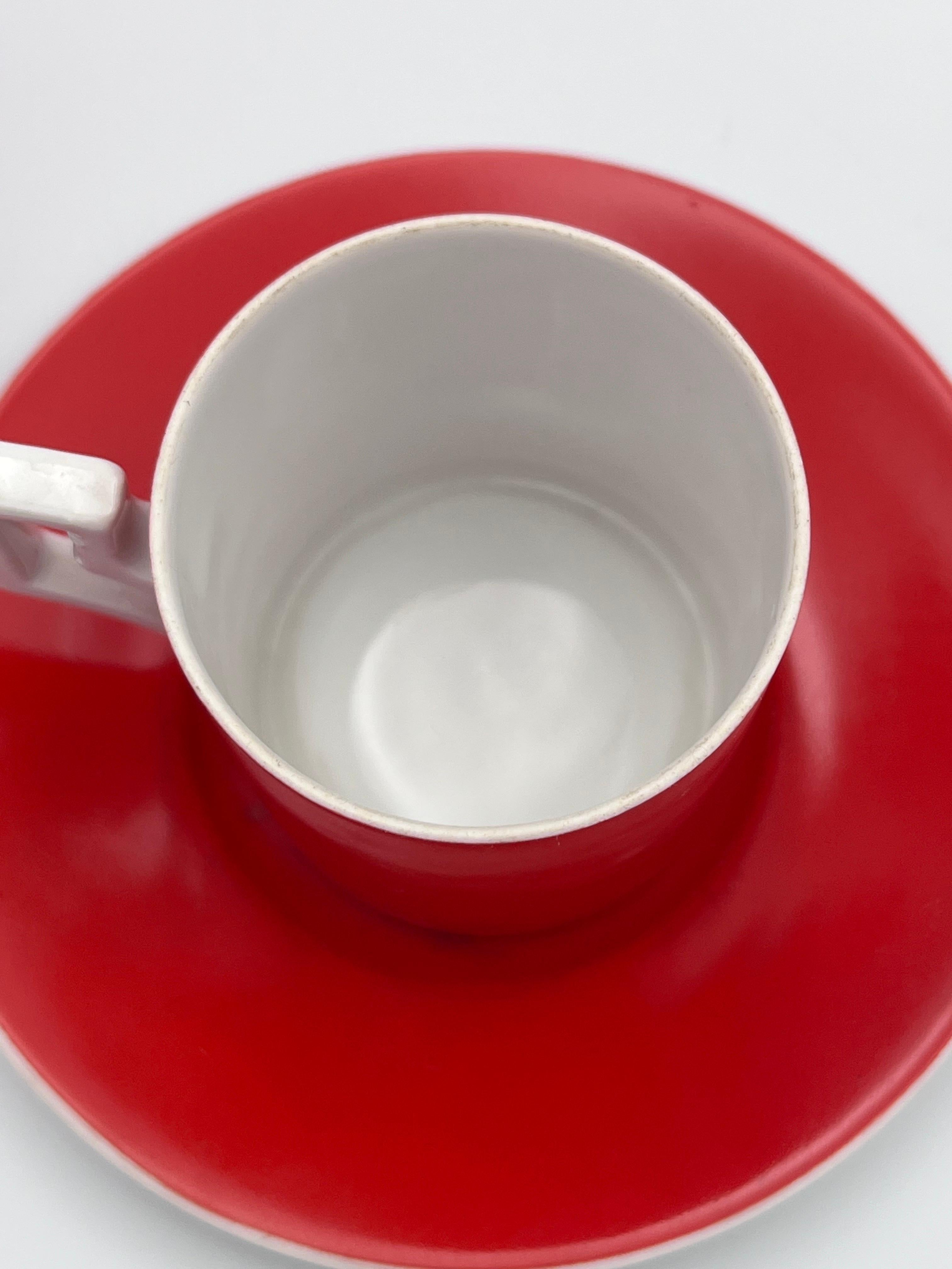 Service à café Demitasse en porcelaine rouge et blanche Jazz Age 1930's EPIAG Art Deco en vente 10