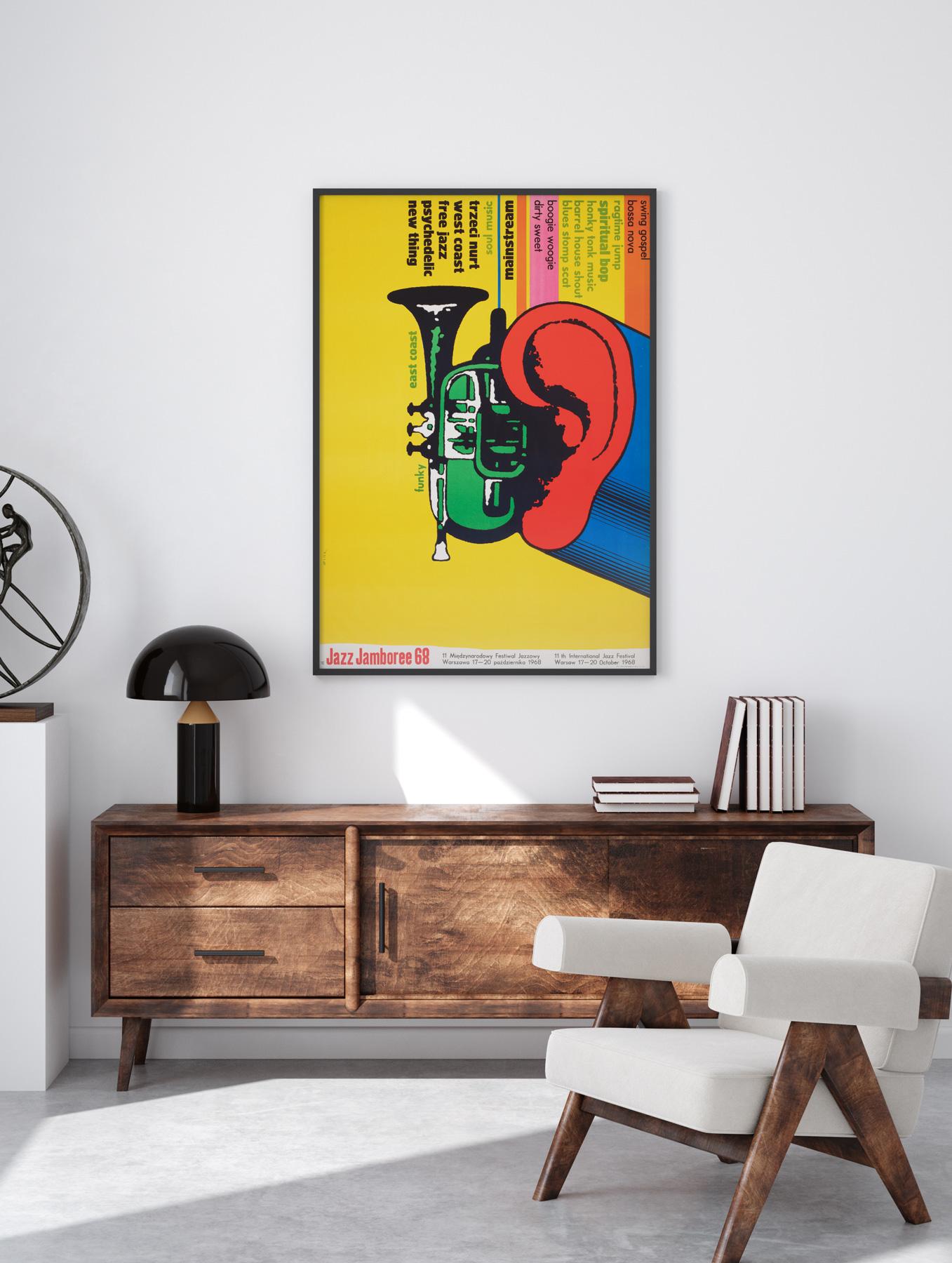 Wir lieben das Design von Bronislaw Zelek, das auf dieser Original-Erstauflage von 1968 zu sehen ist  Polnisches Jazz-Jamboree. Schönes kühnes Design. Musikfestival-Poster mit hohem Sammlerwert.

Das Ende des Zweiten Weltkriegs markiert den Beginn