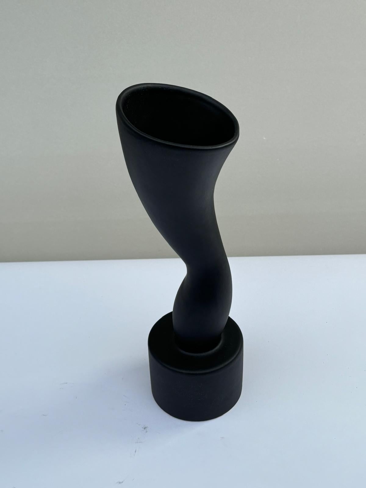 Vaso in maiolica Jazz Tromba di Ambrogio Pozzi per Rometti Umbertide In condizioni ottime in vendita a Milan, Italy