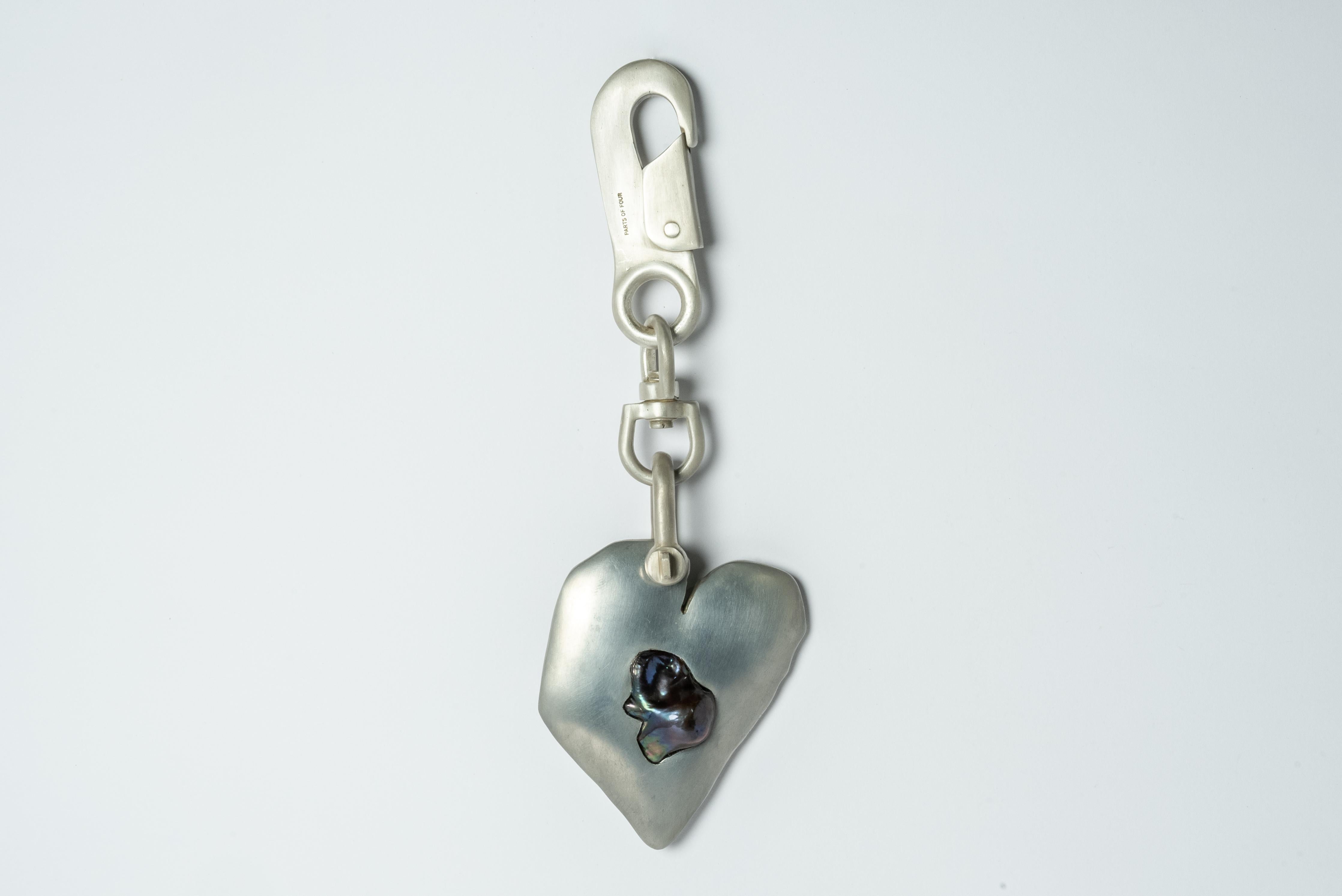 Women's or Men's Jazz's Solid Heart Charm (Big, Black Rainbow Pearl, AS+KPRL) For Sale