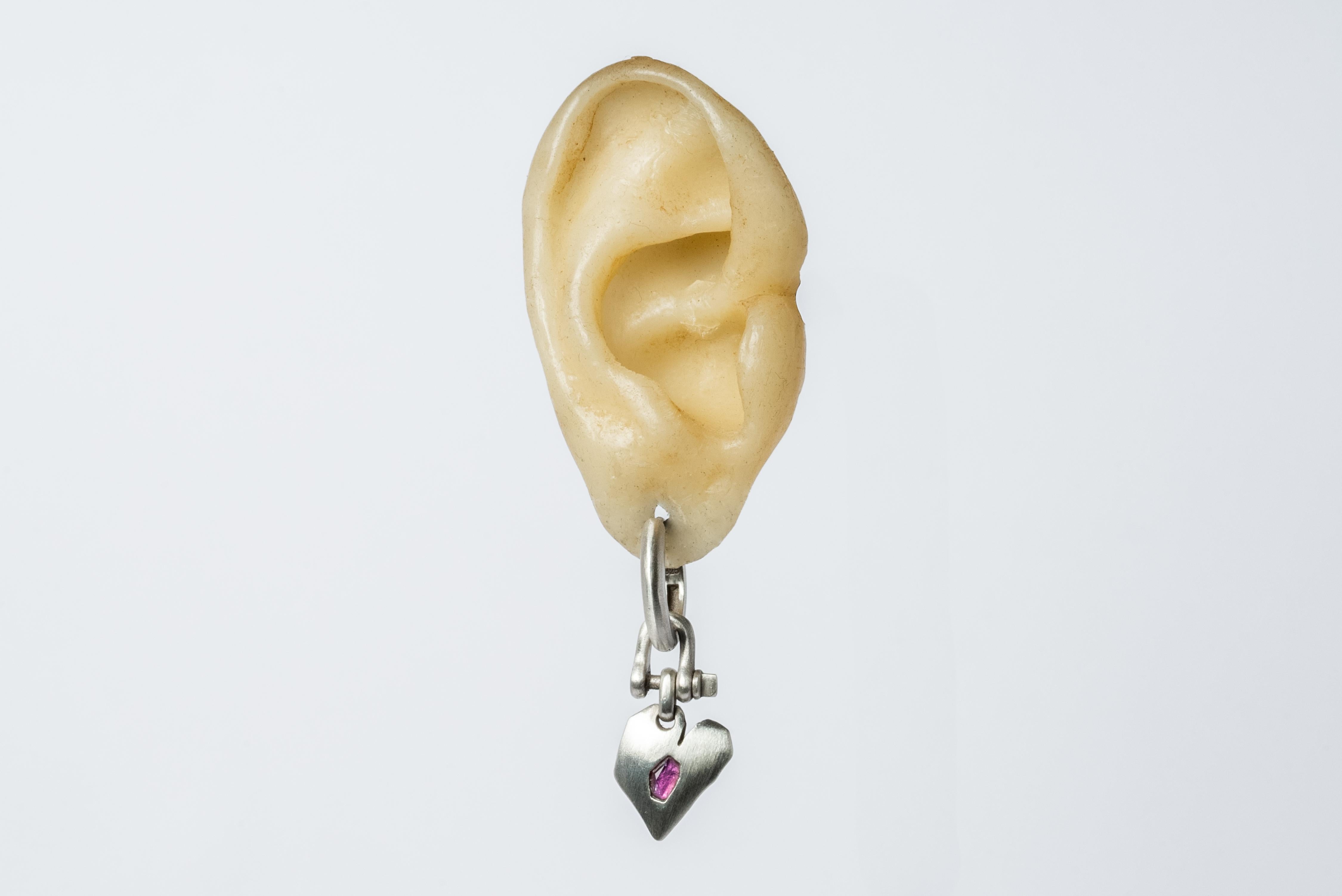 Jazz's Solid Heart Earring (Extra Small, 0.2 CT, Ruby Slice, MA+RUB) For Sale 1