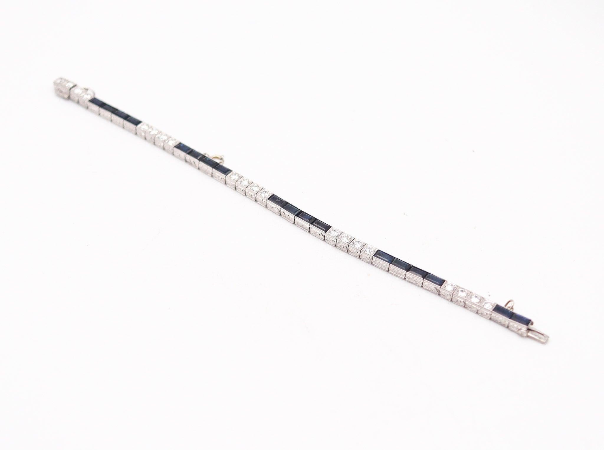 J. A. B. Bracciale CALDWELL 1925 in platino con 8,58 carati di diamanti e zaffiri In condizioni ottime in vendita a Miami, FL