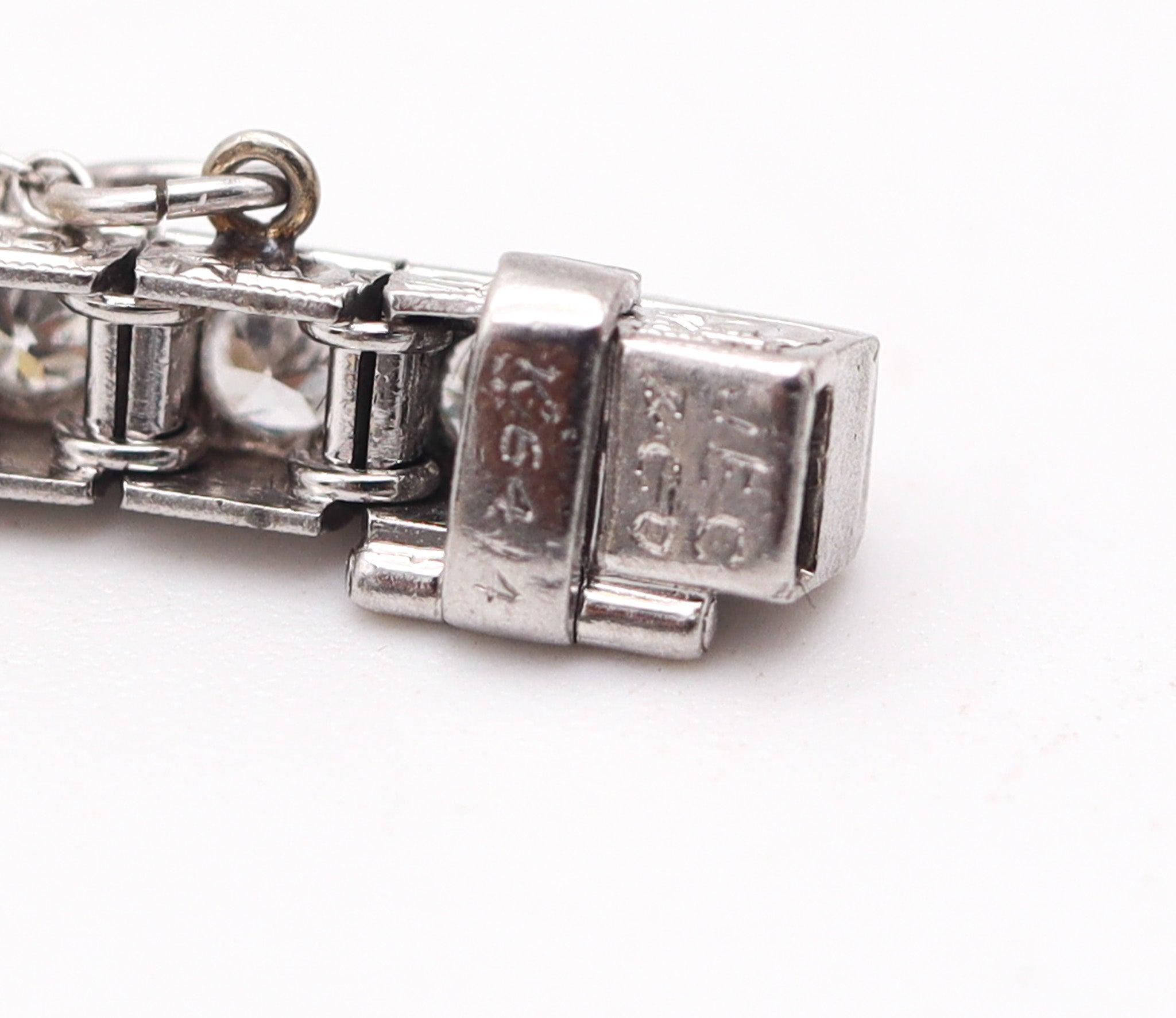 J. A. B. Bracciale CALDWELL 1925 in platino con 8,58 carati di diamanti e zaffiri in vendita 1
