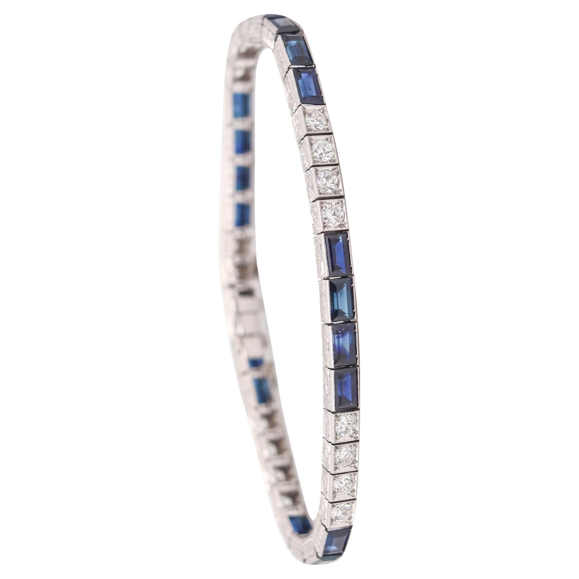 J.B. CALDWELL 1925 avec 8,58 carats de diamants et saphirs