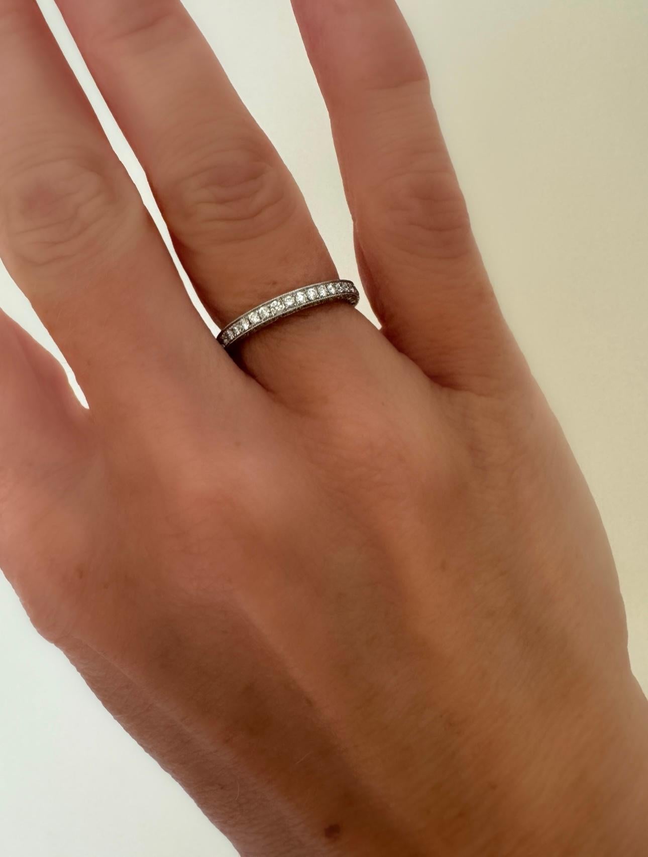 JB Star Diamond and Platinum Three Sided Eternity Band In Good Condition For Sale In Derby, NY