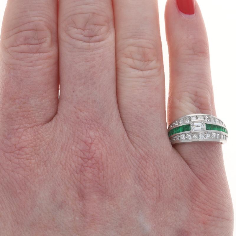 Taille baguette JB Star Emerald Diamond Stripe Cluster Cocktail Band Platinum 900 2.30ctw Ring en vente