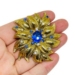 JBK Jacqueline Kennedy CAMROSE KROSS signiert\ Goldton Saphir Blumenbrosche