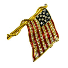 JBK JACQUELINE KENNEDY vintage gold ensmel rhinestone flag designer brooch
