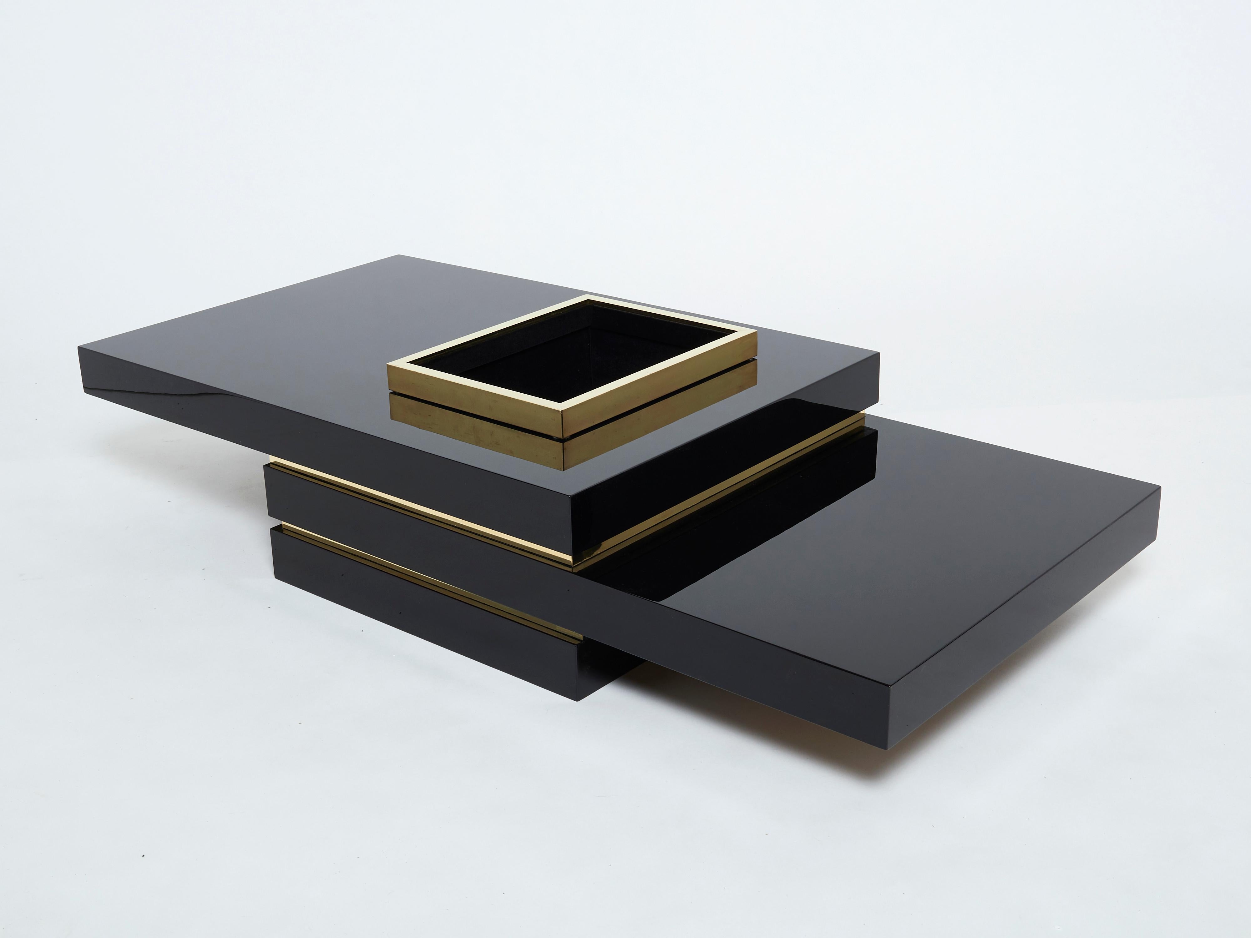 Mid-Century Modern J.C. Mahey Black Lacquer and Brass Bar Coffee Table 1970s For Sale