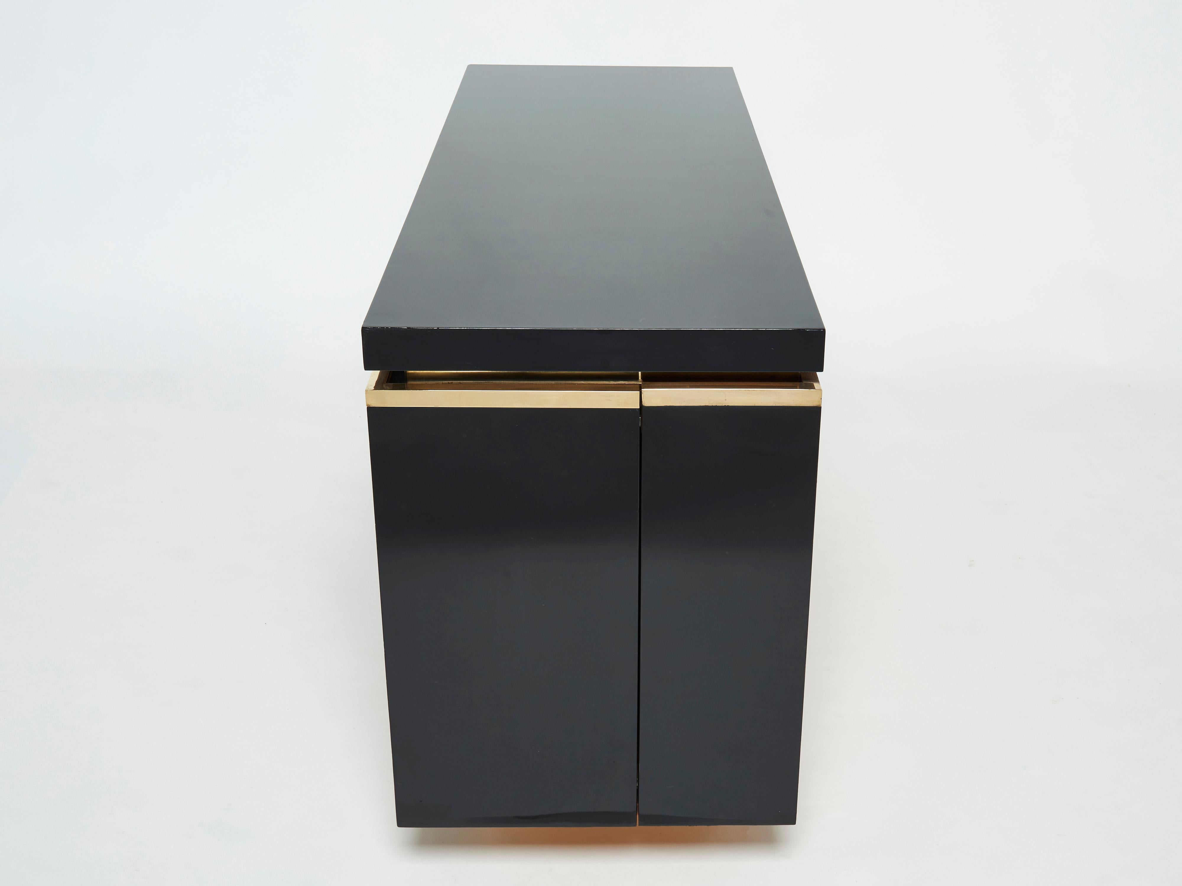 J.C. Mahey Brass Black Lacquered Sideboard Bar Cabinet 1970s For Sale 6