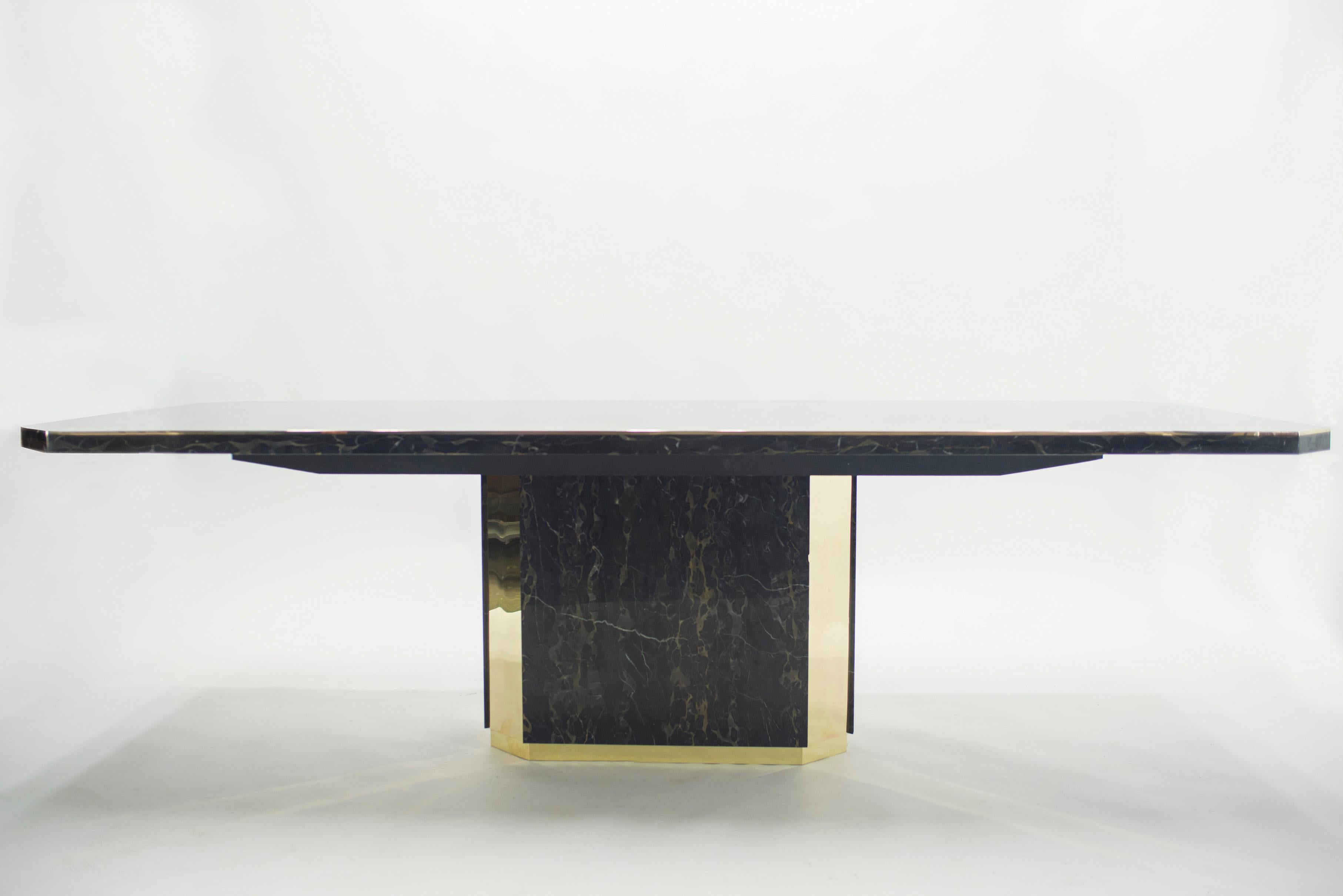 J.C. Mahey pour Paco Rabanne Table de salle à manger en marbre noir Paco Rabanne Laiton, 1979 en vente 4
