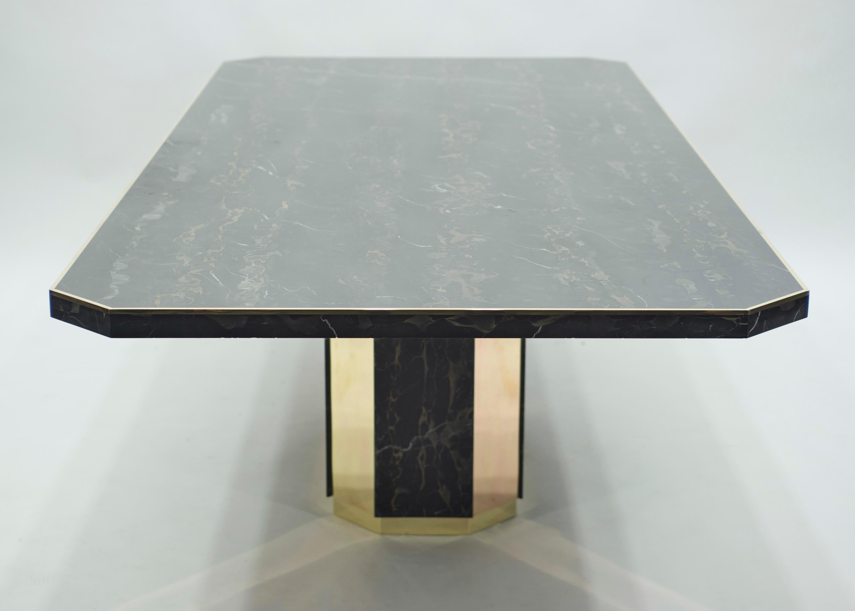 J.C. Mahey pour Paco Rabanne Table de salle à manger en marbre noir Paco Rabanne Laiton, 1979 en vente 6