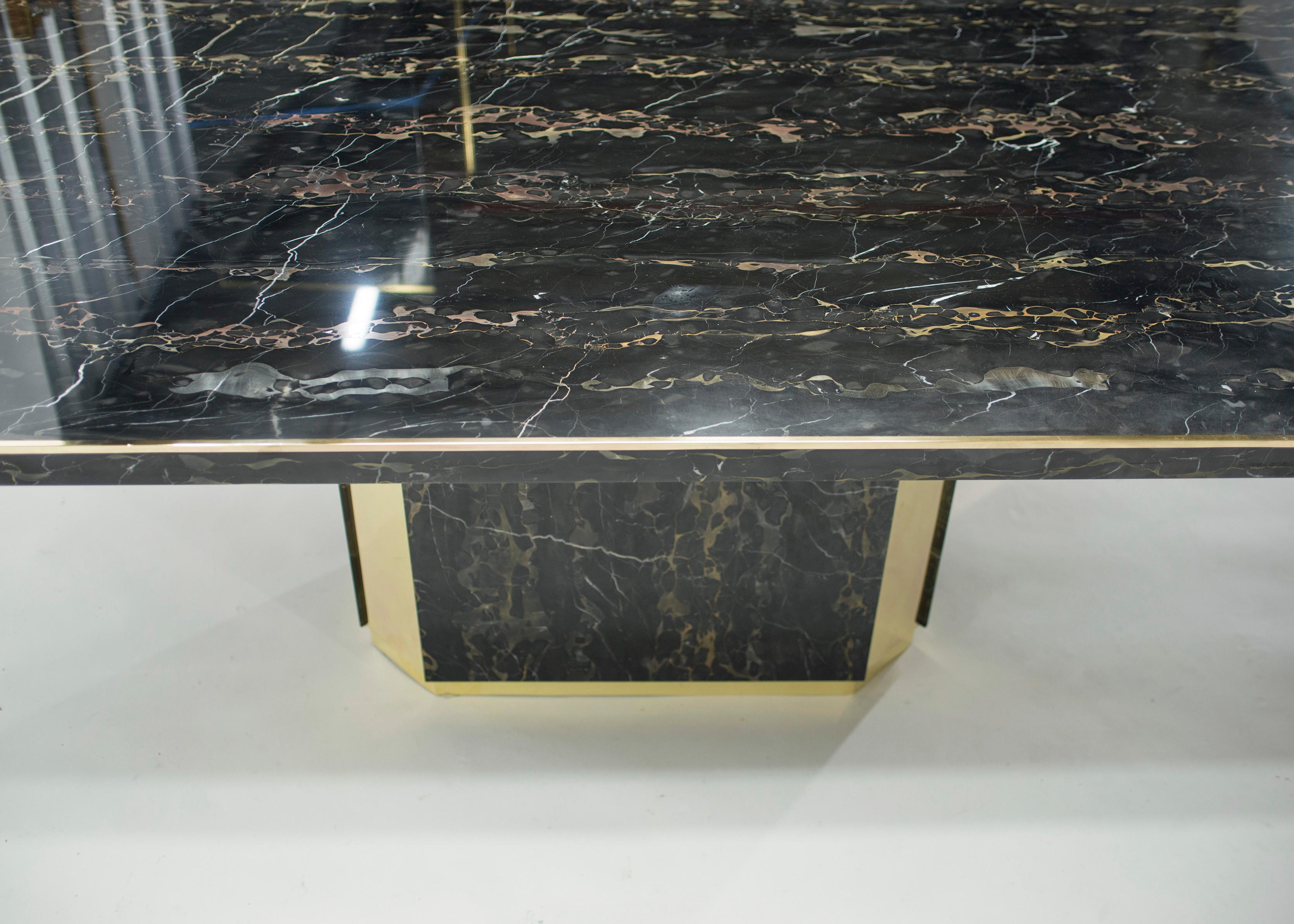 J.C. Mahey pour Paco Rabanne Table de salle à manger en marbre noir Paco Rabanne Laiton, 1979 en vente 9