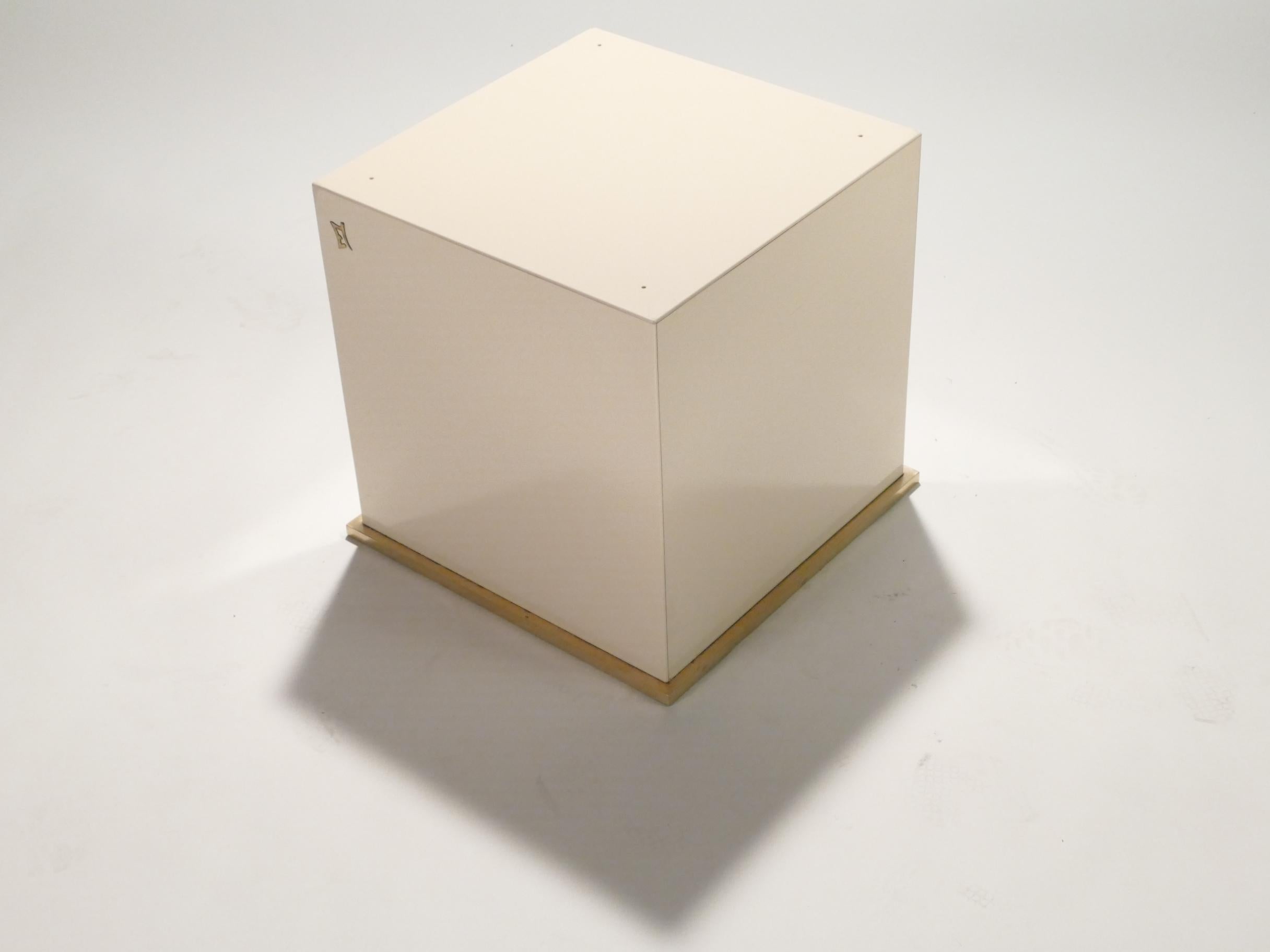 JC Mahey Lacquer and Brass Cube Side Table, 1970s In Good Condition In Paris, IDF