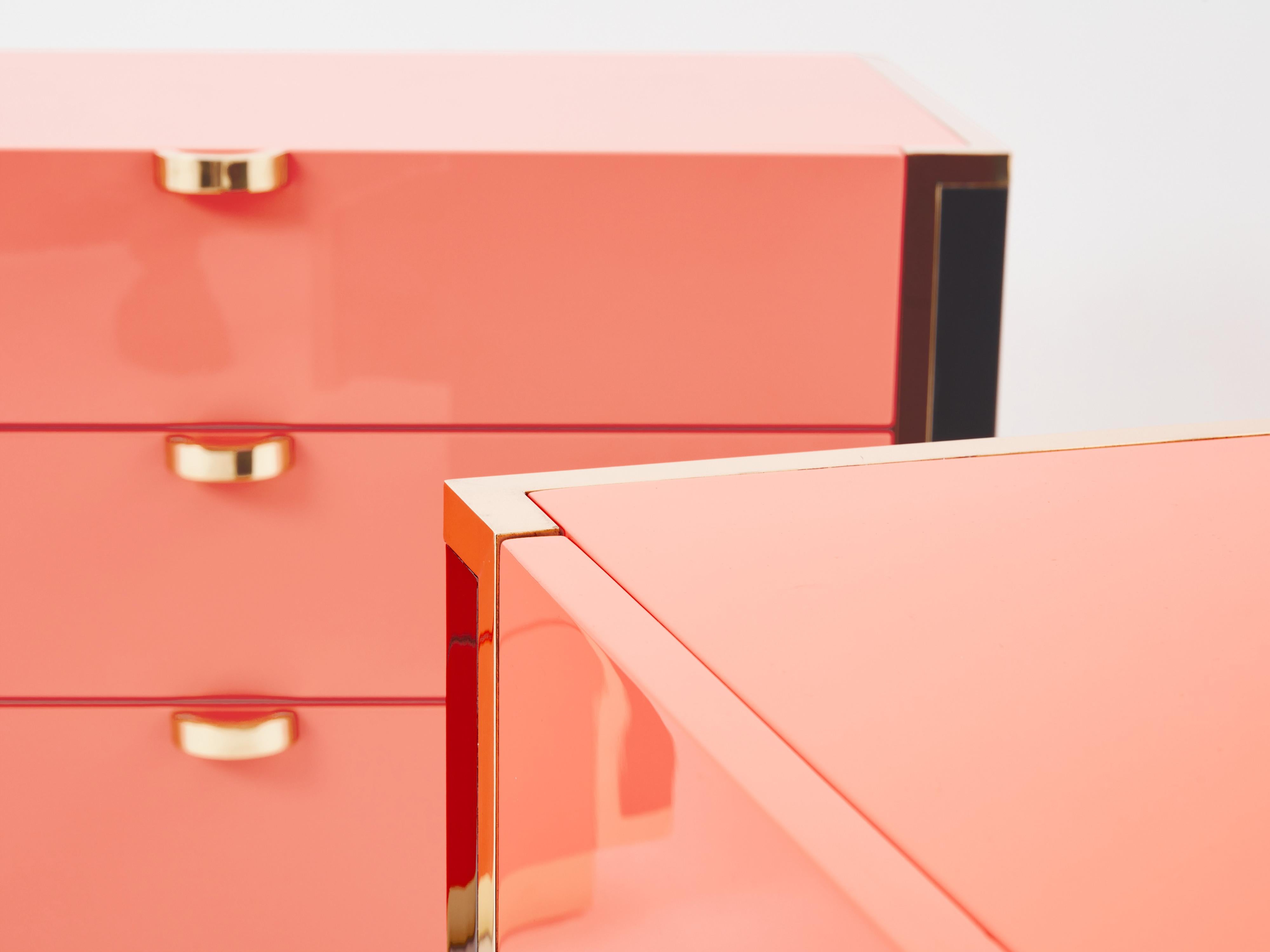 J.C. Mahey pair of pink black lacquer brass nightstands chests 1970s For Sale 3