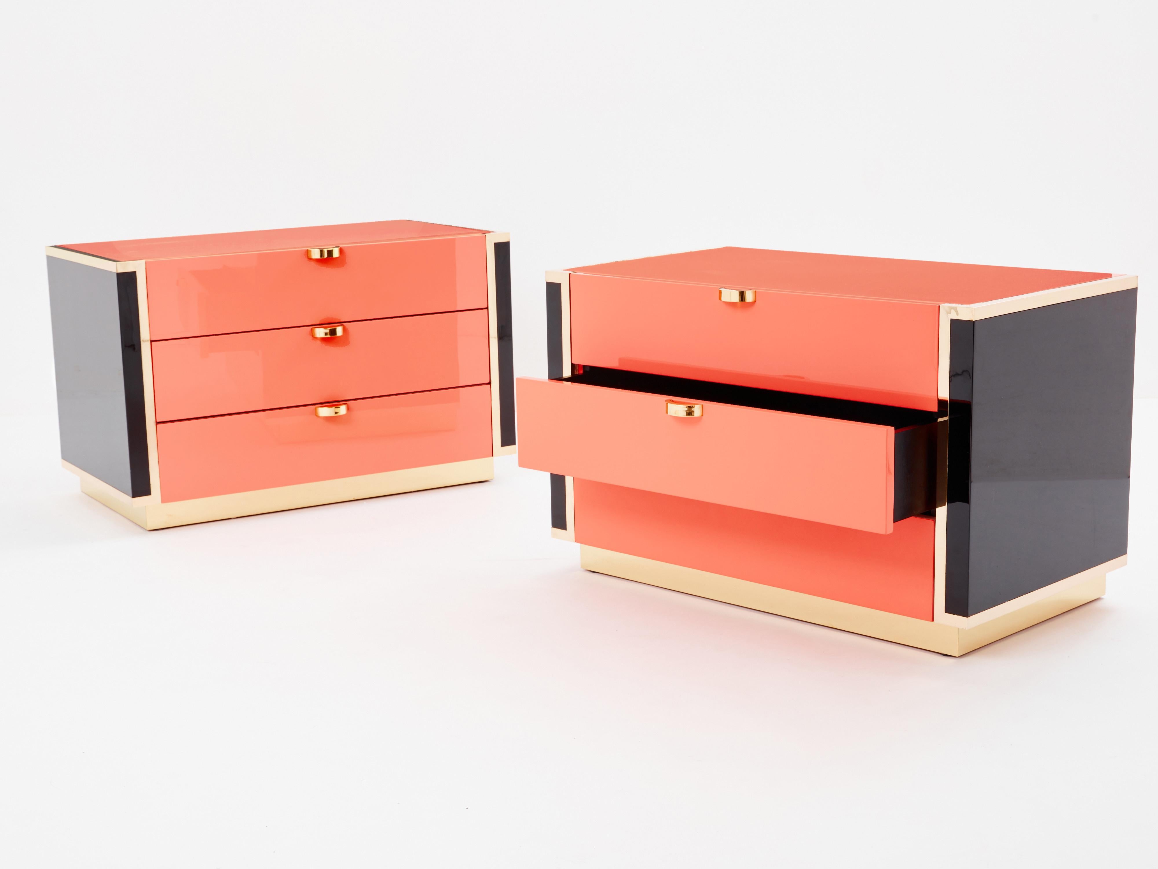 Mid-Century Modern J.C. Mahey pair of pink black lacquer brass nightstands chests 1970s For Sale