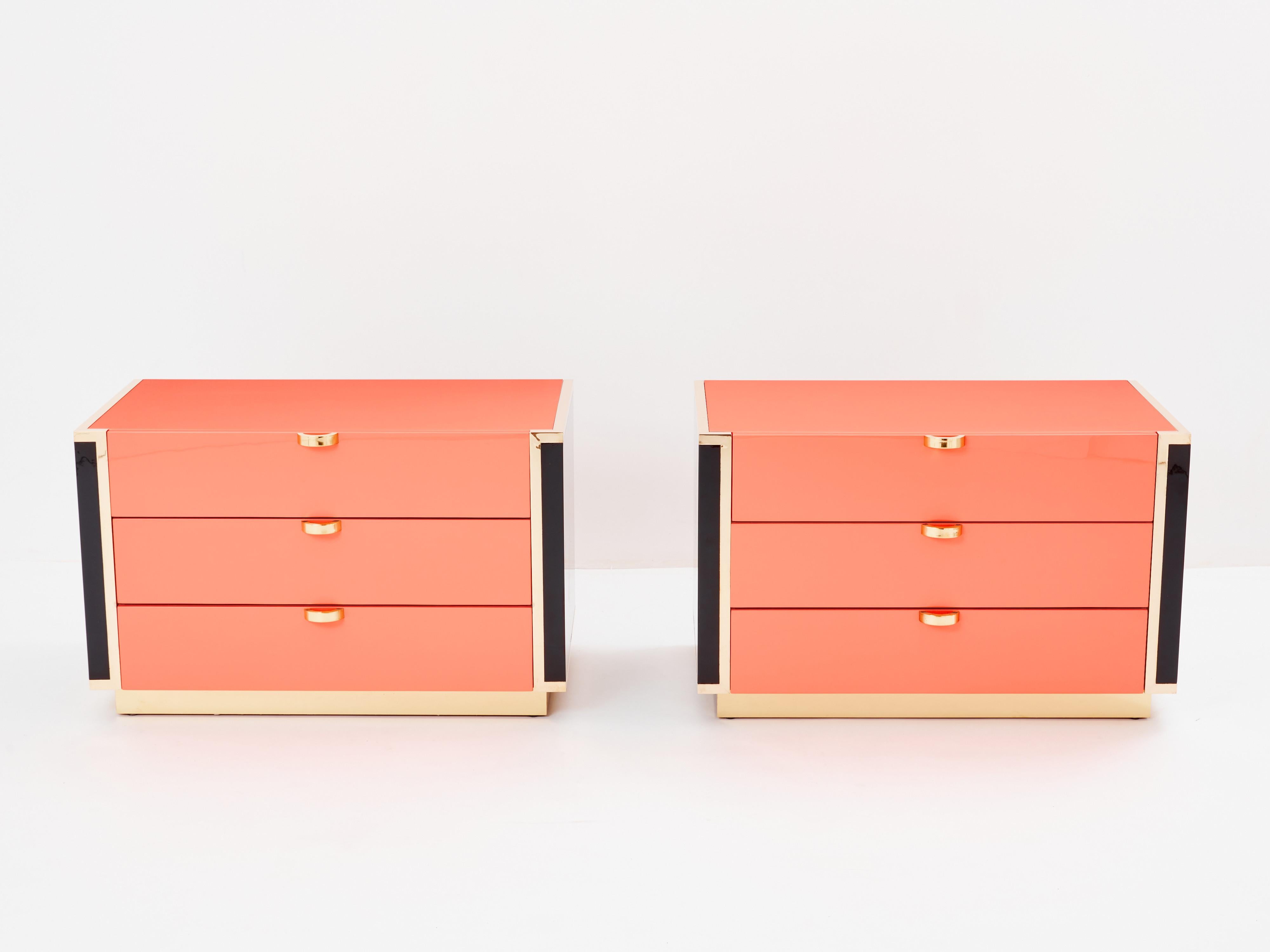 Brass J.C. Mahey pair of pink black lacquer brass nightstands chests 1970s