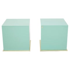 J.C. Tables d'appoint cubiques Mahey en laque bleu turquoise et laiton des années 1970
