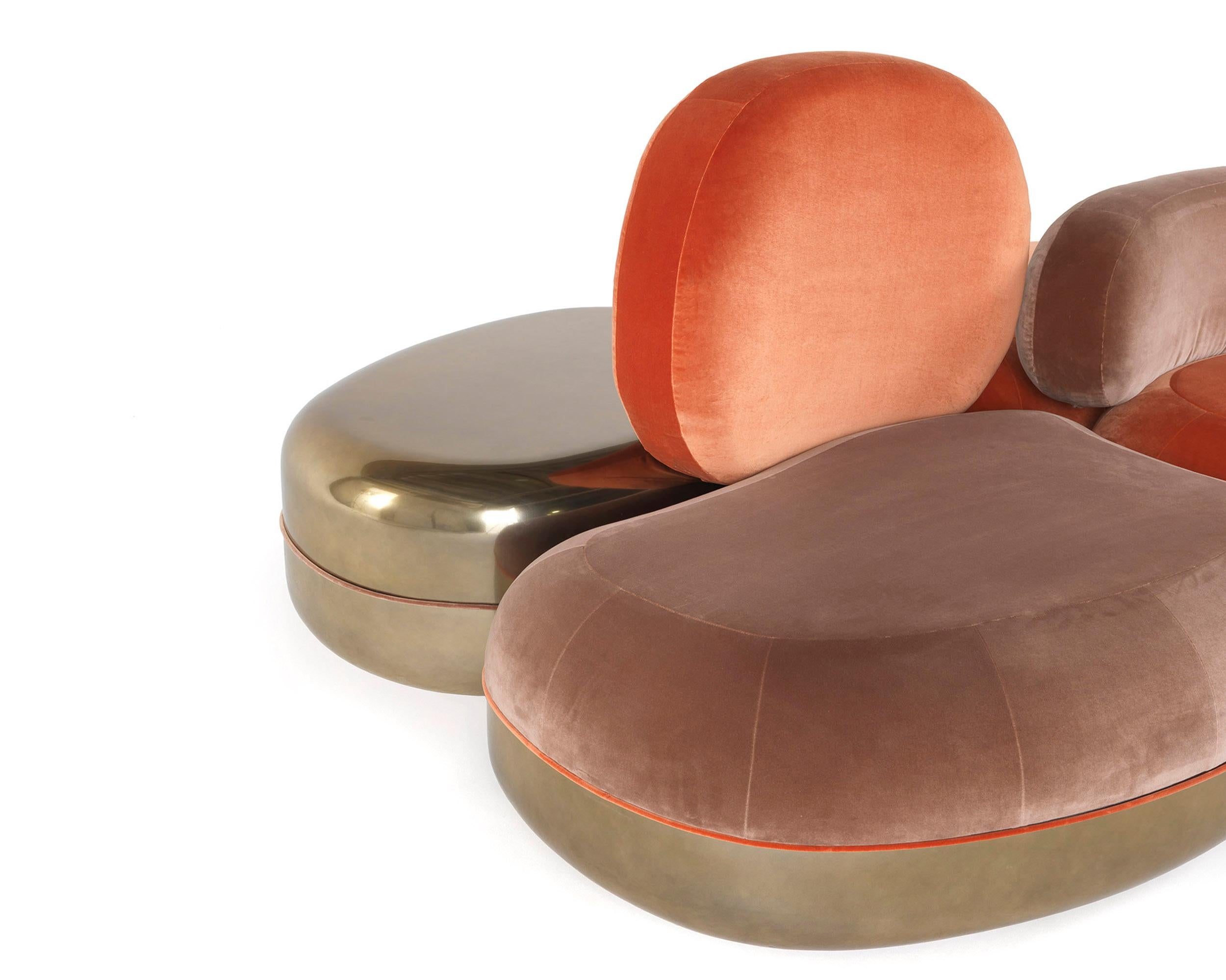Im Angebot: 21. Jahrhundert Belmer Sofa aus Samt von Matteo Cibic, Orange (Pink) 4