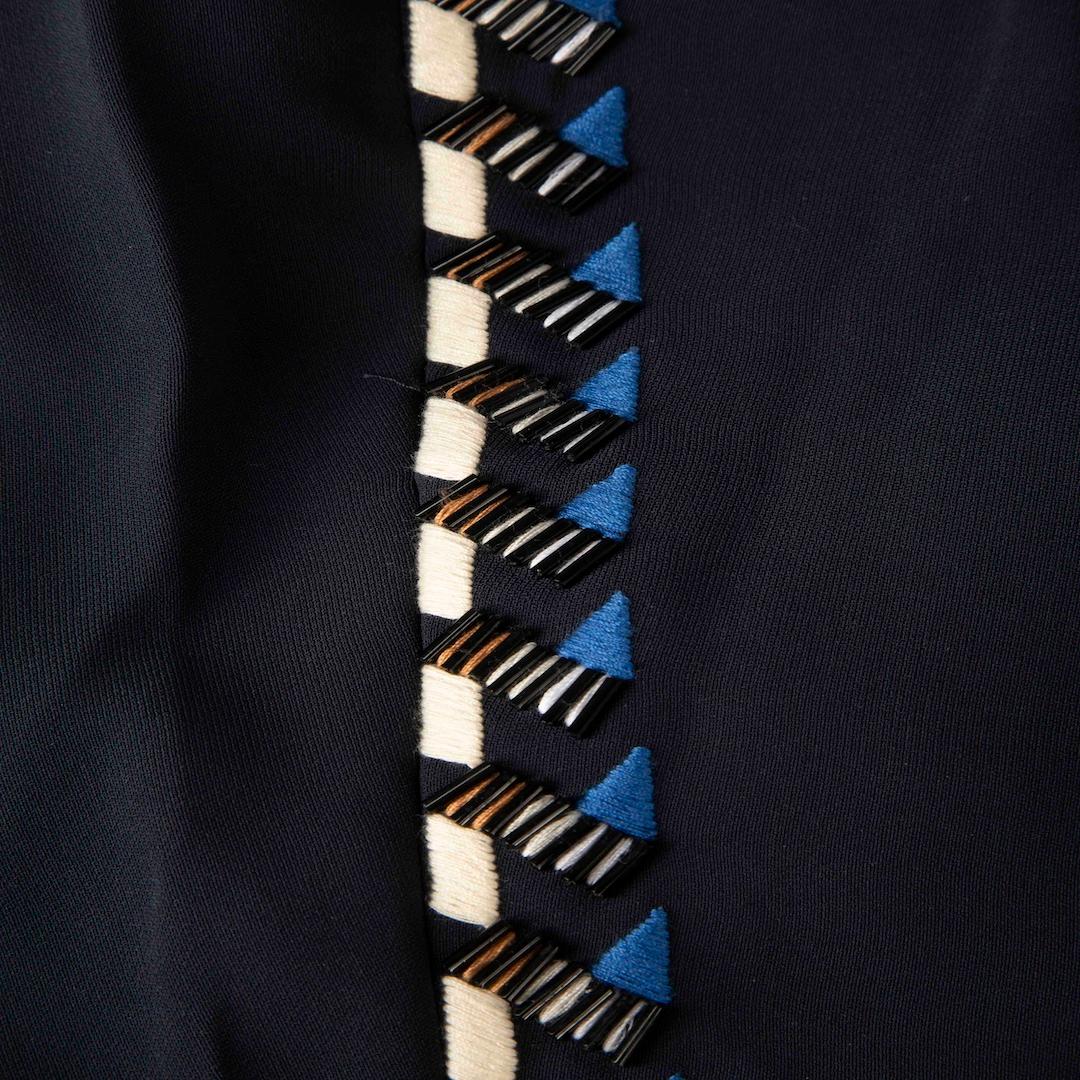 Noir Pantalon fuselé à empiècements brodés J.Crew Navy Taille M en vente