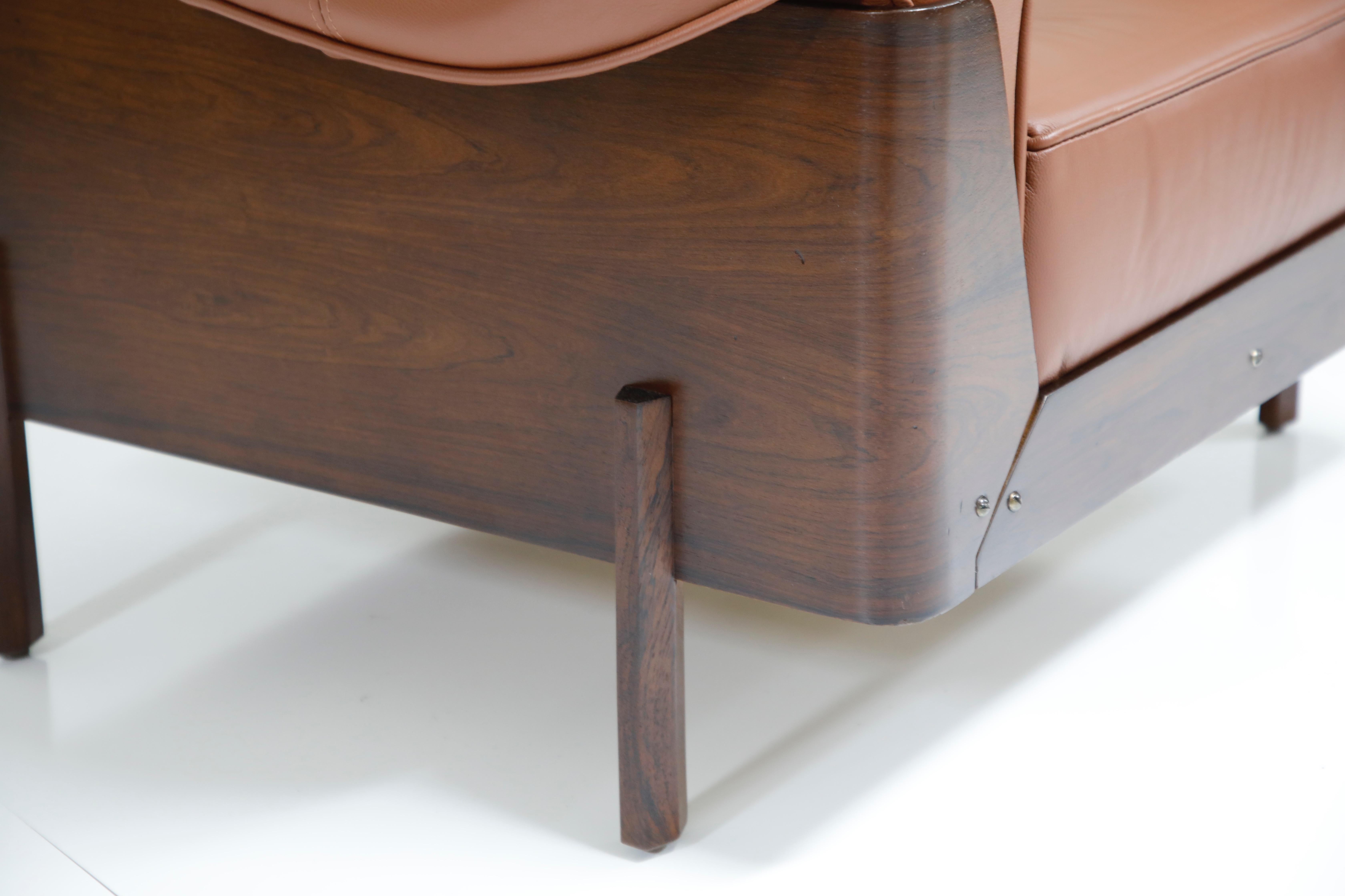 J.D. Moveis e Decoracoes Brazilian Rosewood and Leather Lounge Chair, 1960s 7