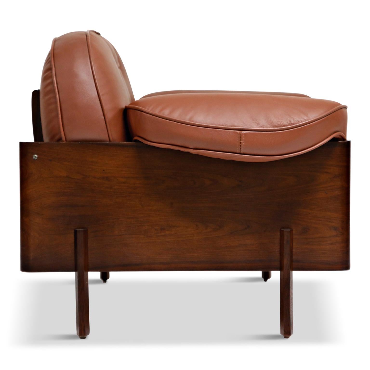 Mid-20th Century J.D. Moveis e Decoracoes Brazilian Rosewood and Leather Lounge Chair, 1960s