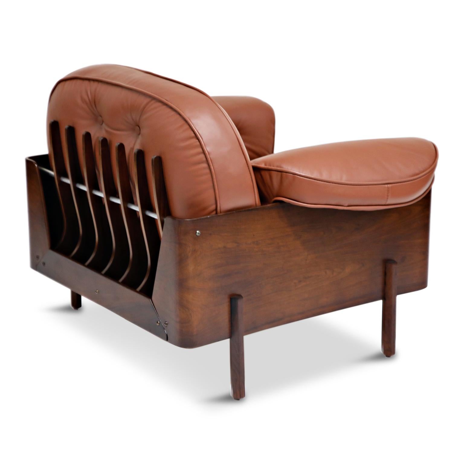 J.D. Moveis e Decoracoes Brazilian Rosewood and Leather Lounge Chair, 1960s 1