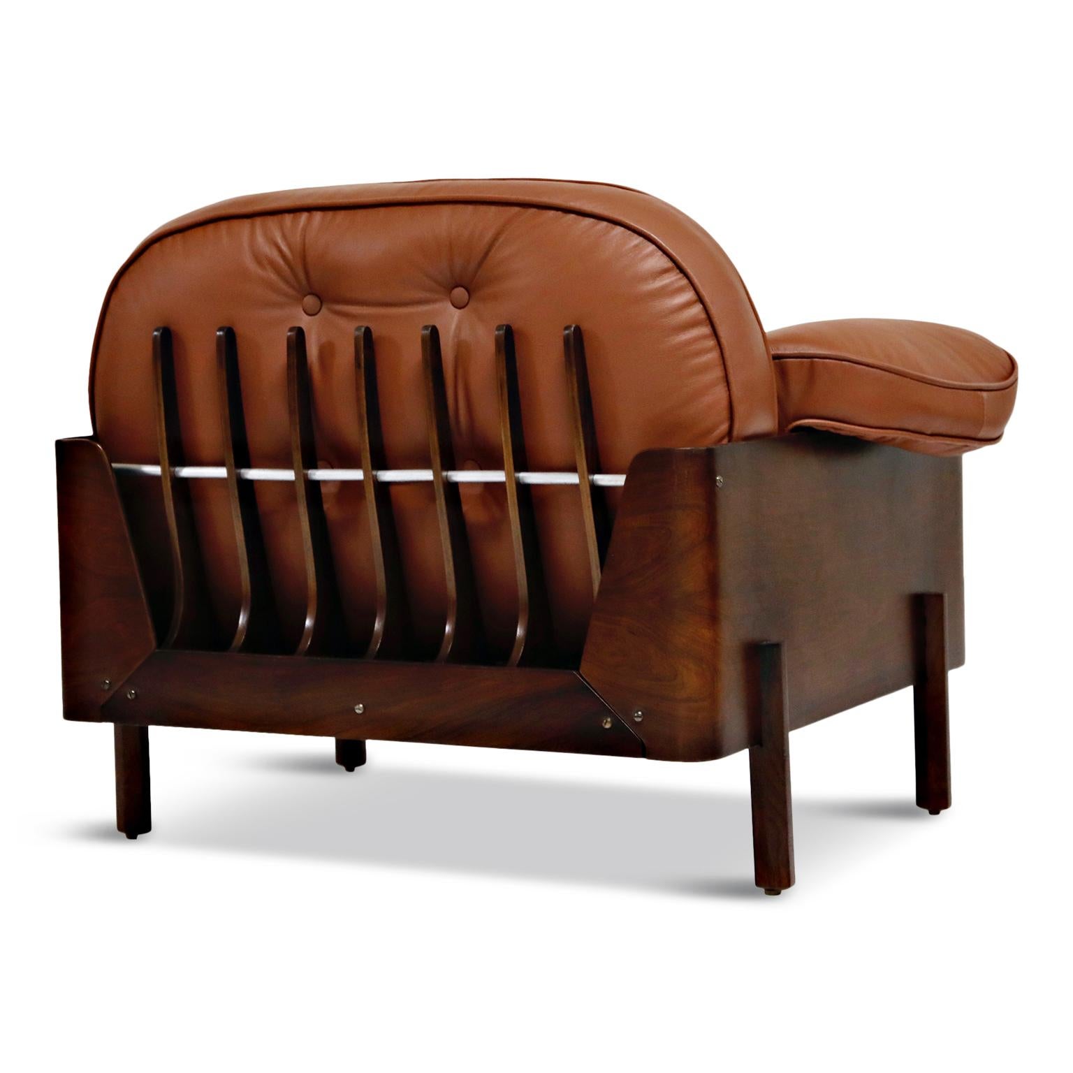 J.D. Moveis e Decoracoes Brazilian Rosewood and Leather Lounge Chair, 1960s 2