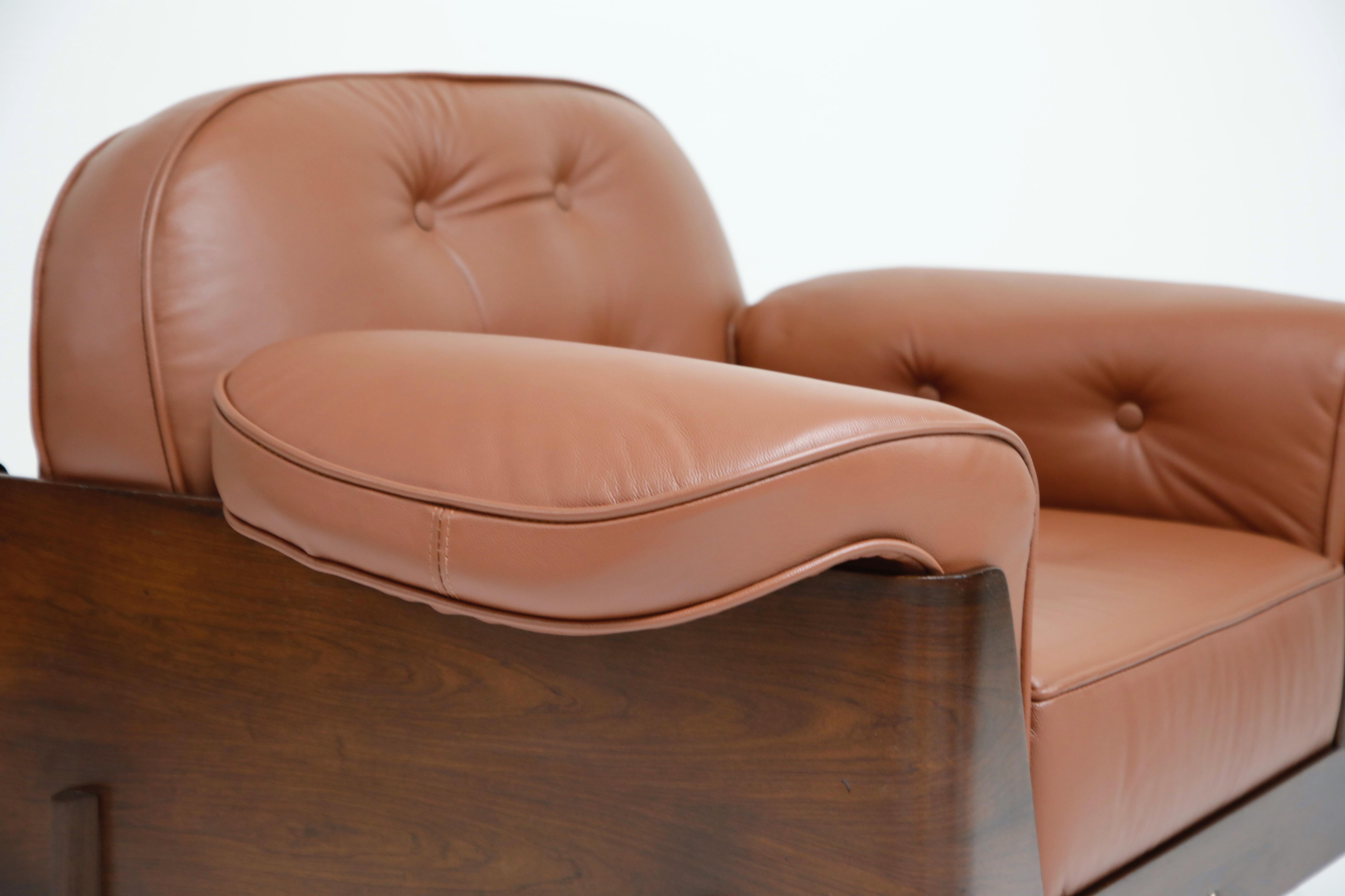 J.D. Moveis e Decoracoes Brazilian Rosewood and Leather Lounge Chair, 1960s 4