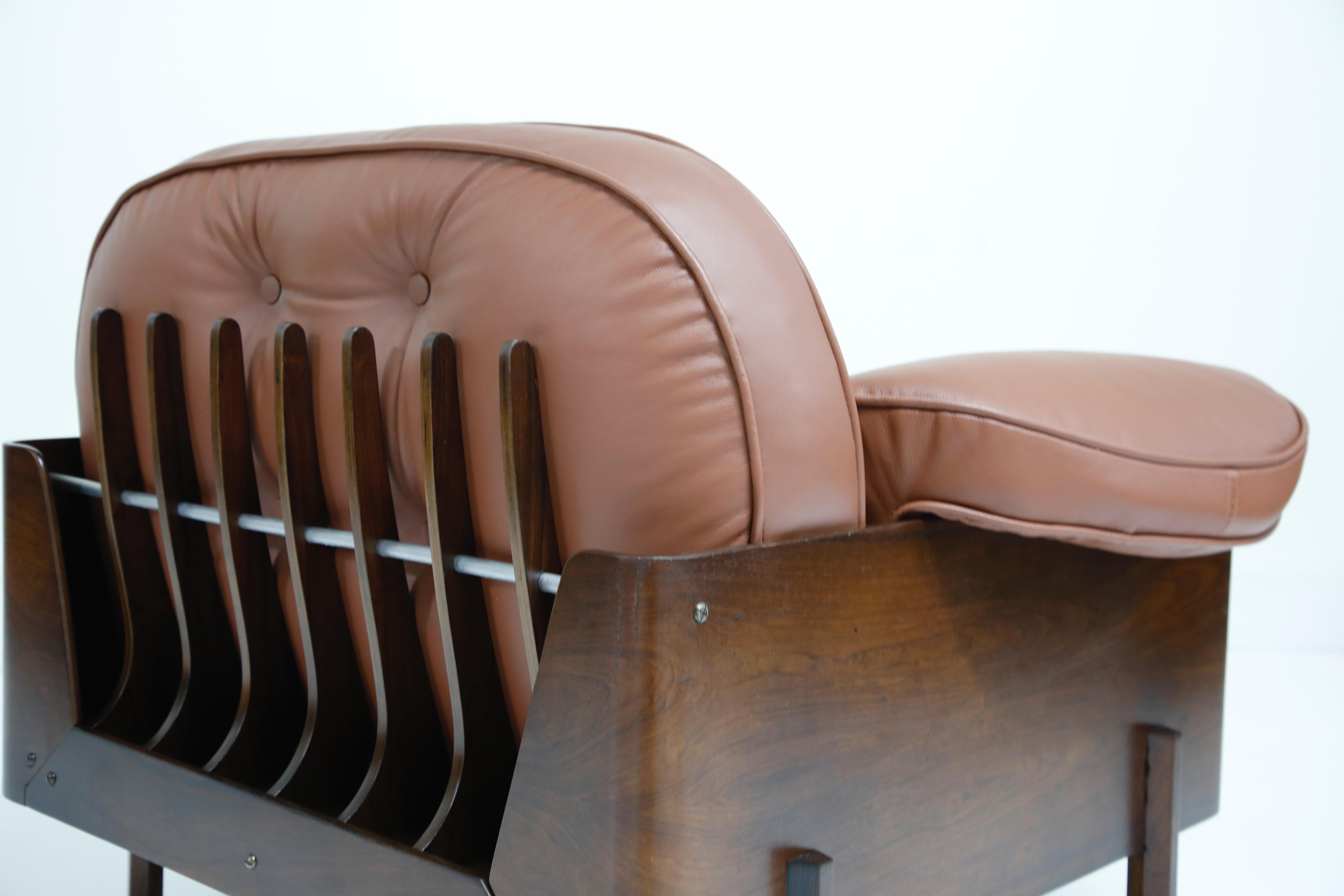 J.D. Moveis e Decoracoes Brazilian Rosewood and Leather Lounge Chairs, 1960s 10