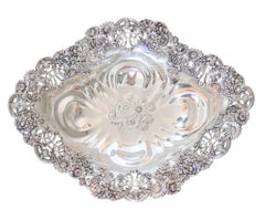 J.E. CALDWELL 1910 Large Decorative art nouveau Tray In .925 Sterling Silver