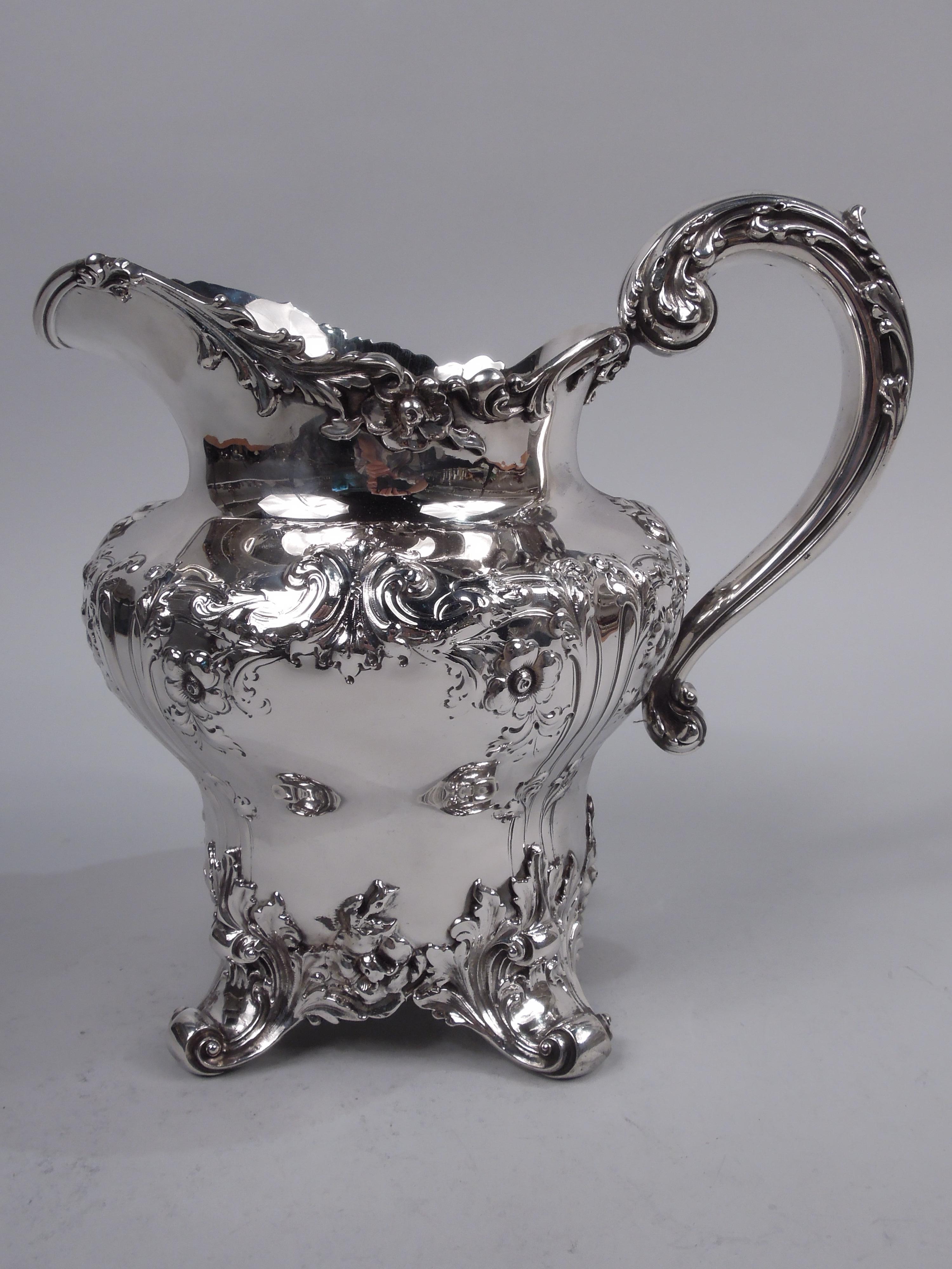 JE Caldwell American Edwardian Classical Sterling Silver Water Pitcher In Good Condition For Sale In New York, NY