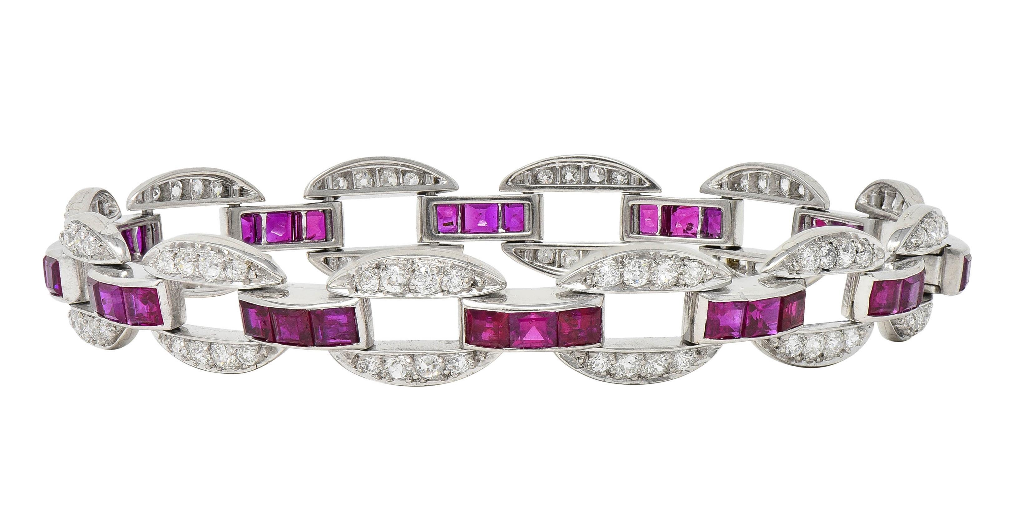 Taille carrée J.E. Caldwell, bracelet à maillons vintage Art déco en platine avec rubis et diamants 7,80 carats poids total en vente