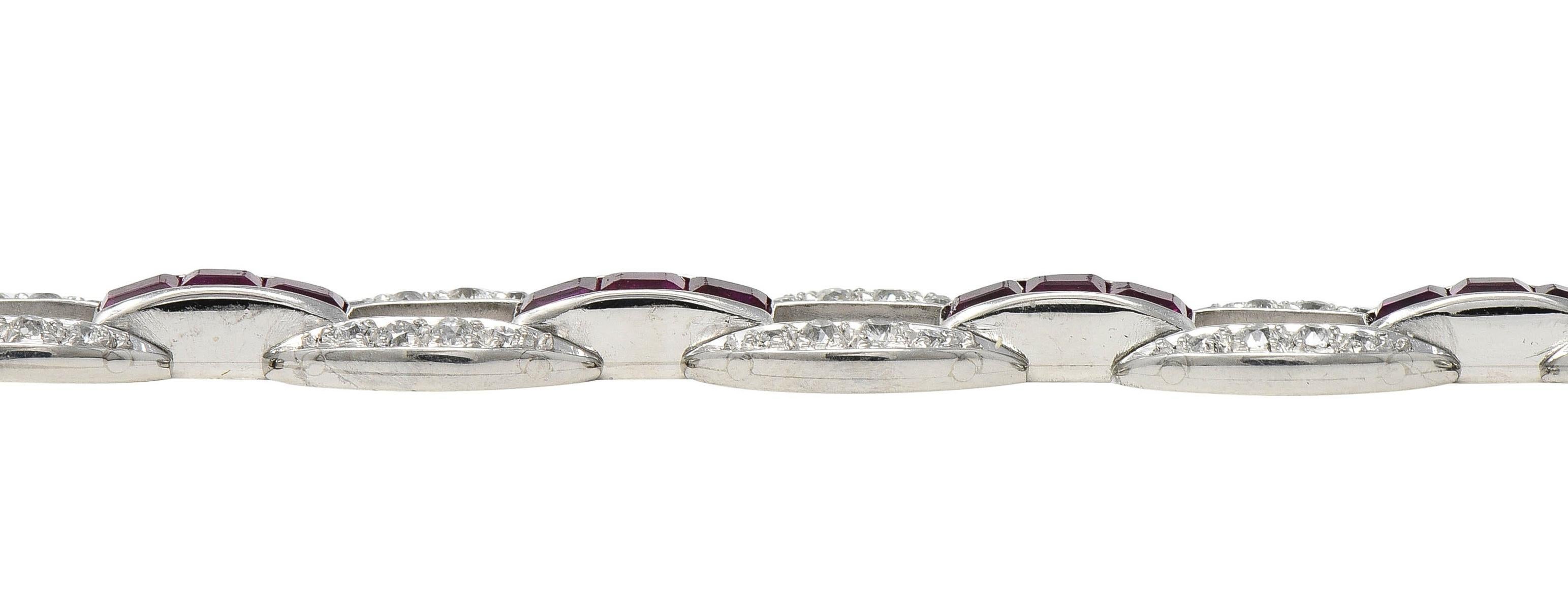 J.E. Caldwell, bracelet à maillons vintage Art déco en platine avec rubis et diamants 7,80 carats poids total Bon état - En vente à Philadelphia, PA
