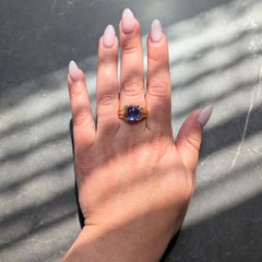 J.E. Caldwell Jugendstil-Ring aus 14-karätigem Gold mit einem Ceylon-Saphir ohne Hitzebehandlung, im Antik-Look, Unisex-Ring